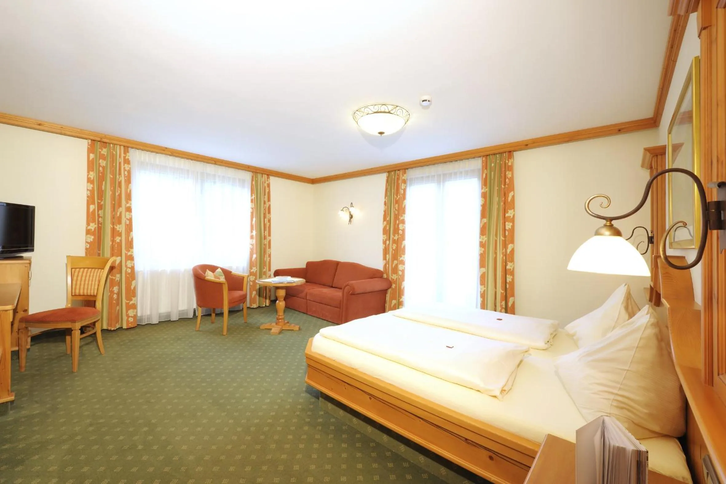 Photo of the whole room, Bed in Hotel Garni Alpenland