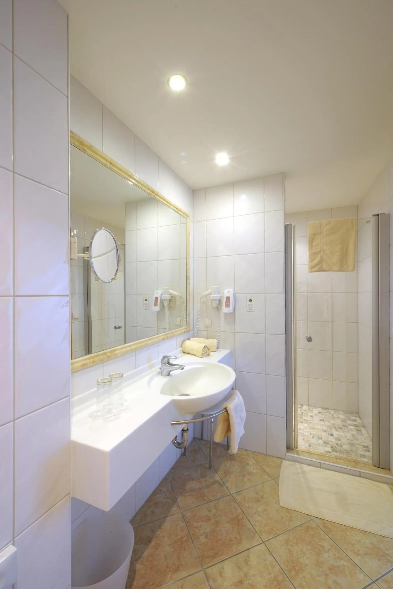 Bathroom in Hotel Garni Alpenland