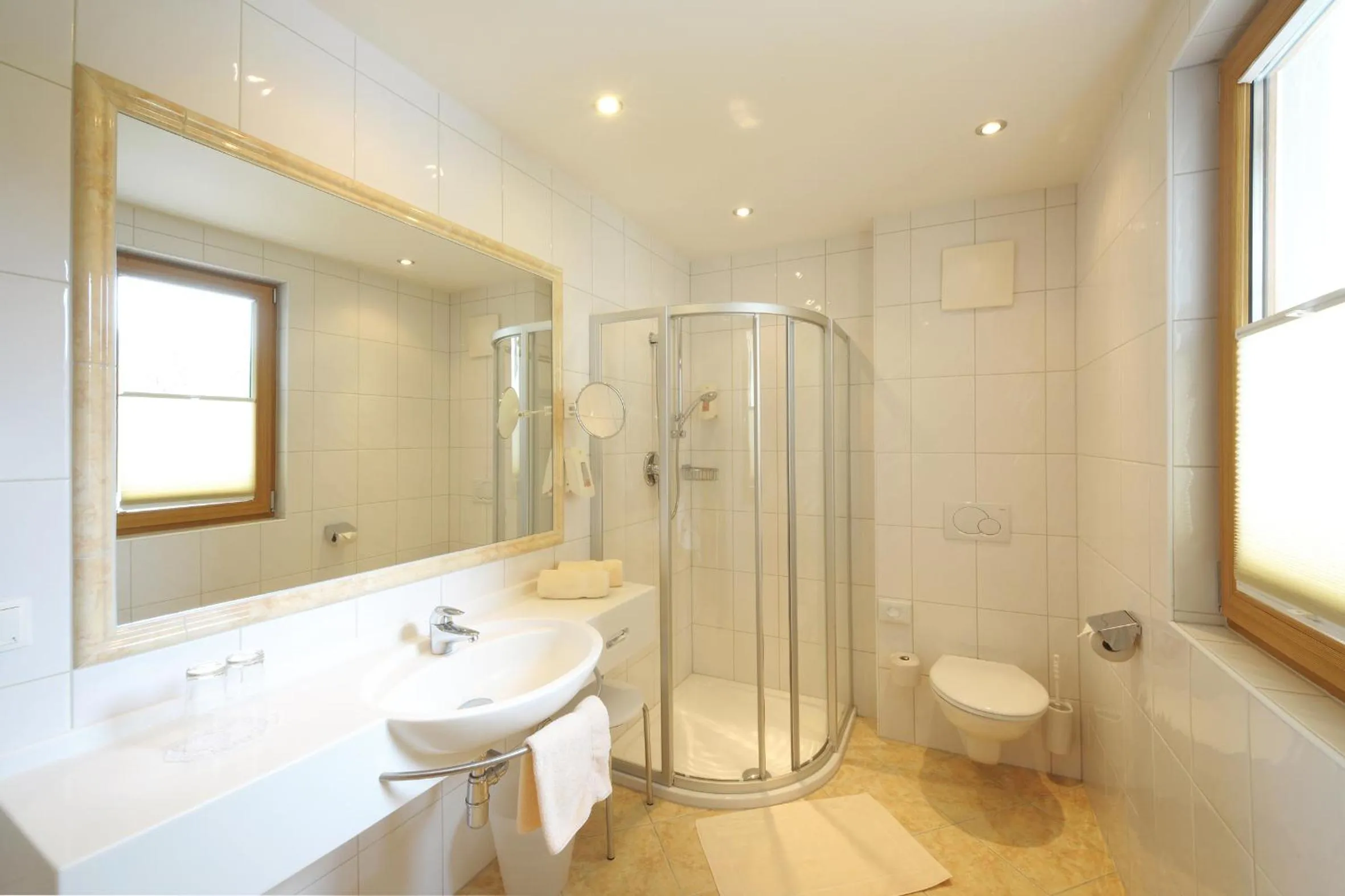 Shower in Hotel Garni Alpenland