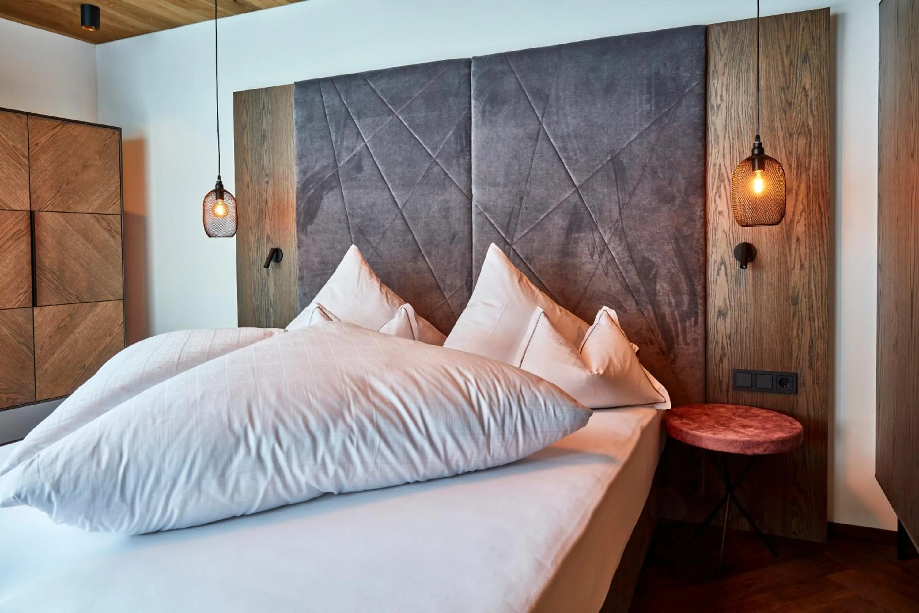 Bedroom, Bed in Hotel Alpina