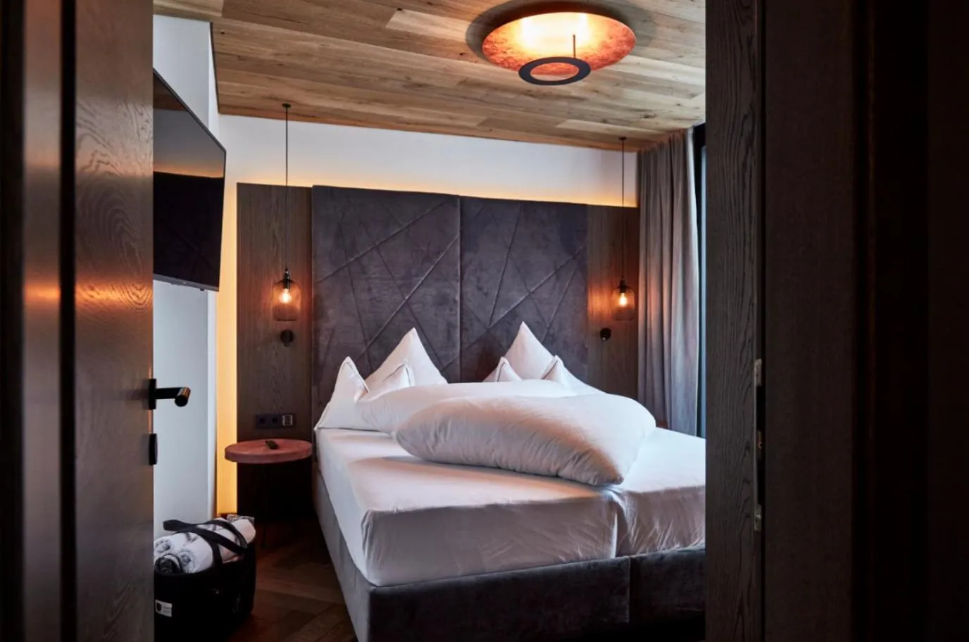 Bedroom, Bed in Hotel Alpina