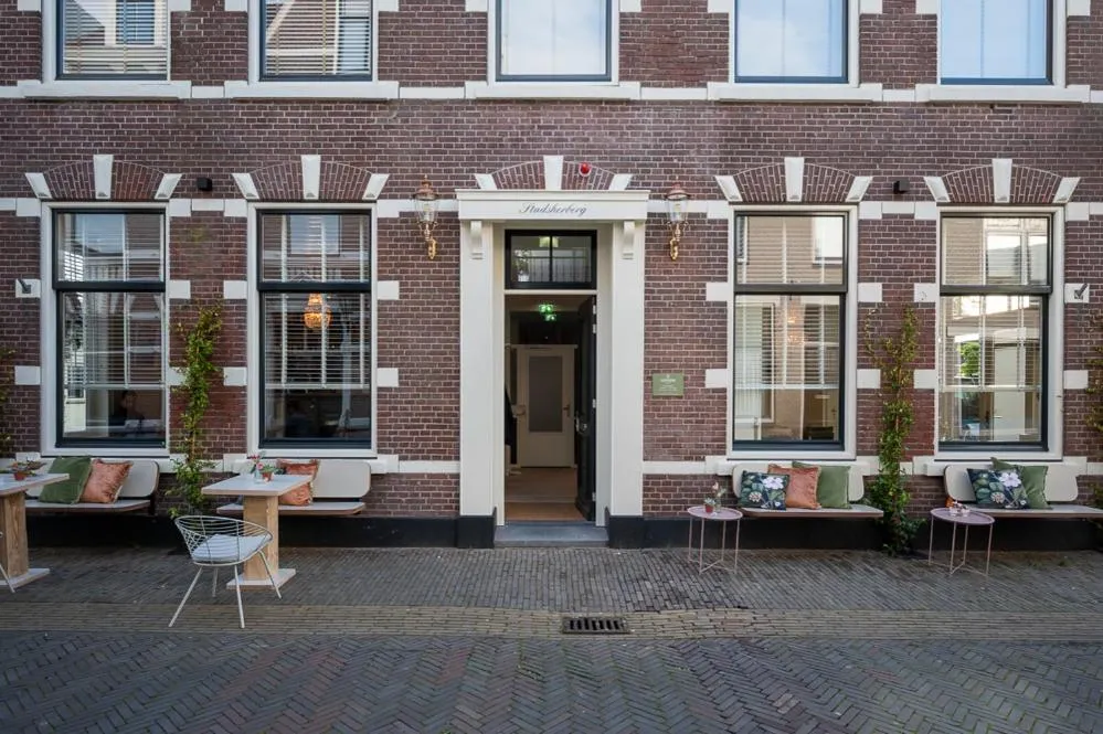 Facade/entrance in Boutique Hotel - de Stadsherberg Alphen
