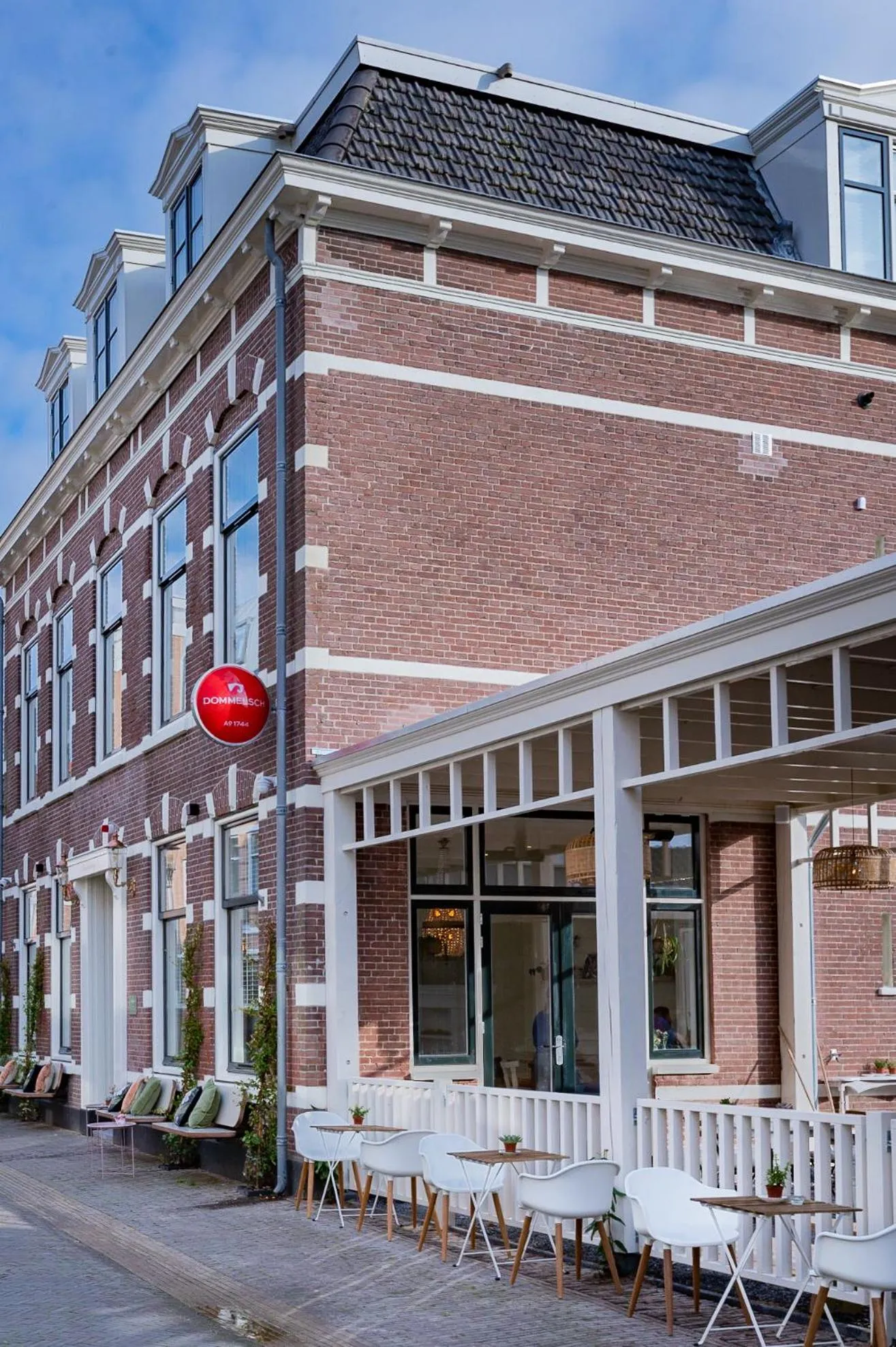 Property building in Boutique Hotel - de Stadsherberg Alphen
