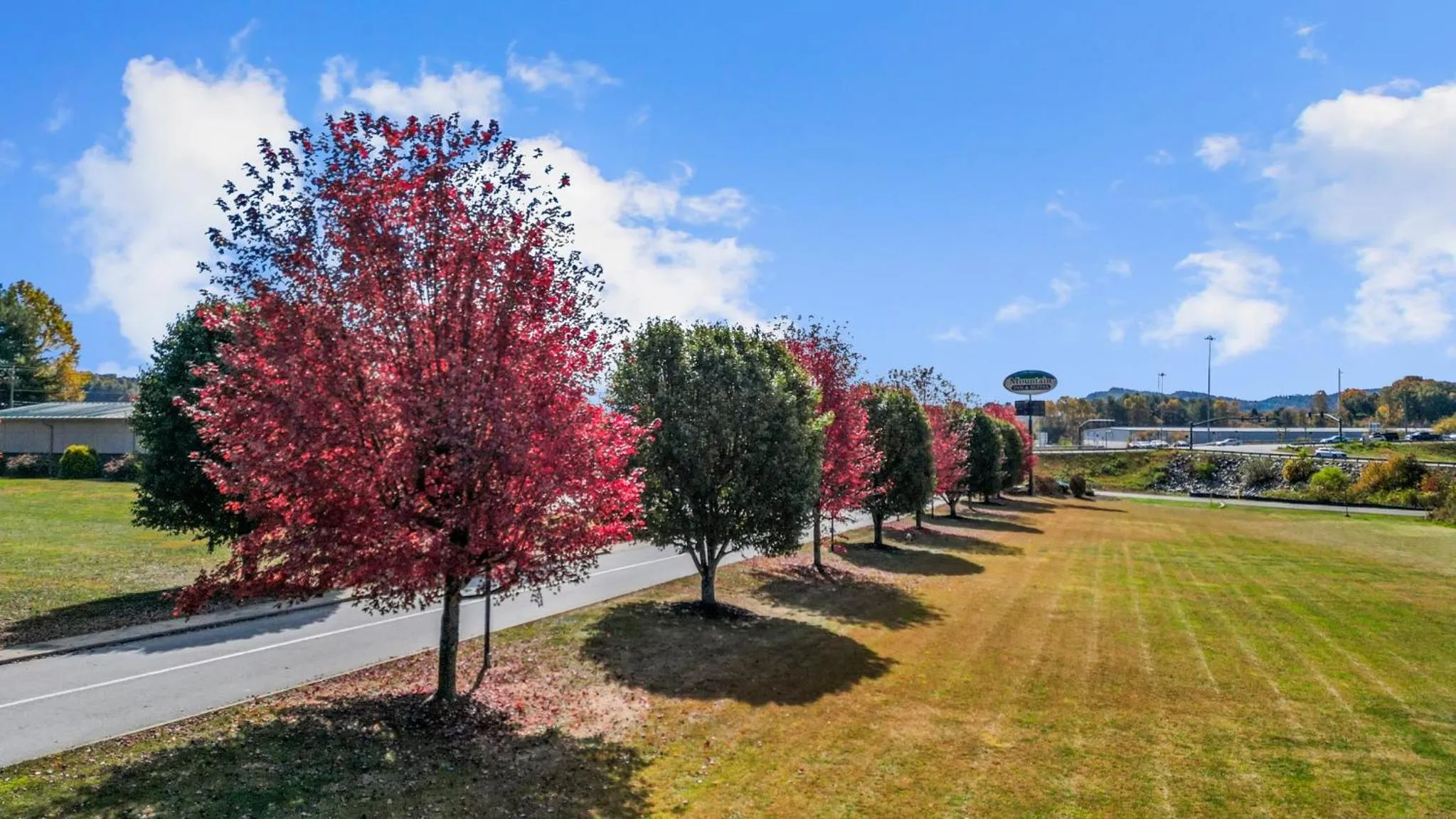 Natural landscape in Mountain Inn & Suites Flat Rock