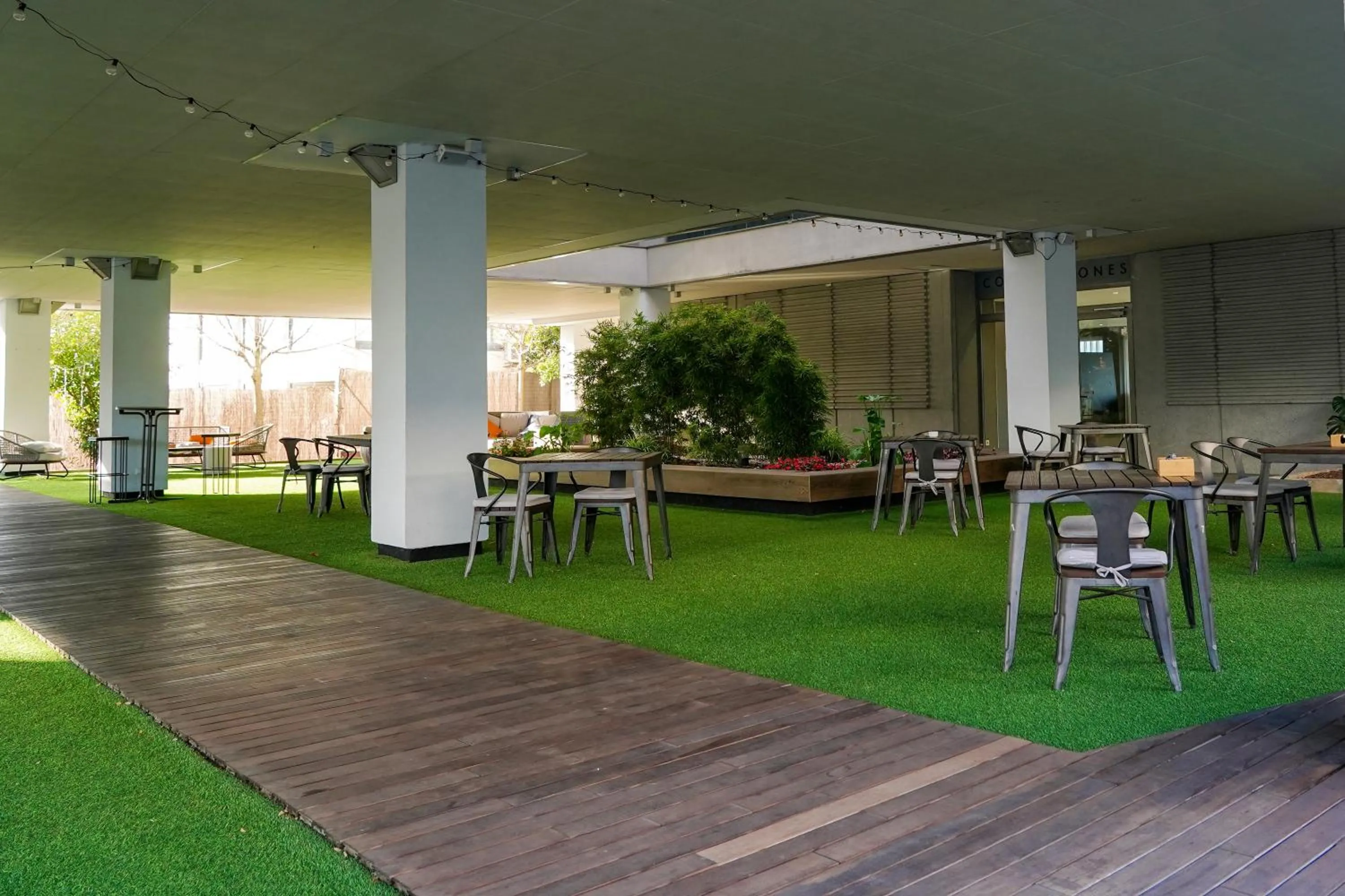 Patio in Hotel Villa Odon