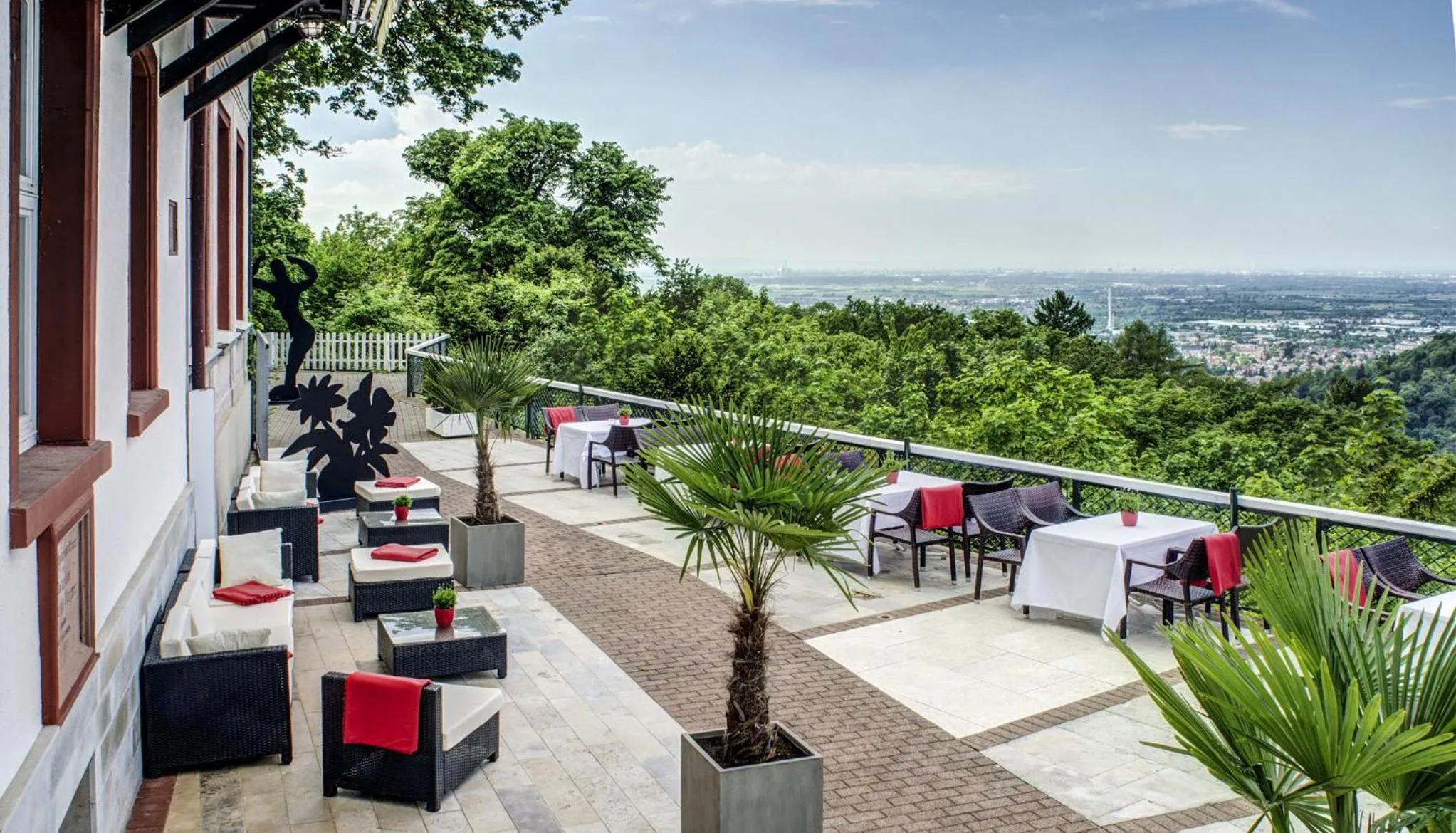 Restaurant/places to eat in Schlosshotel Molkenkur