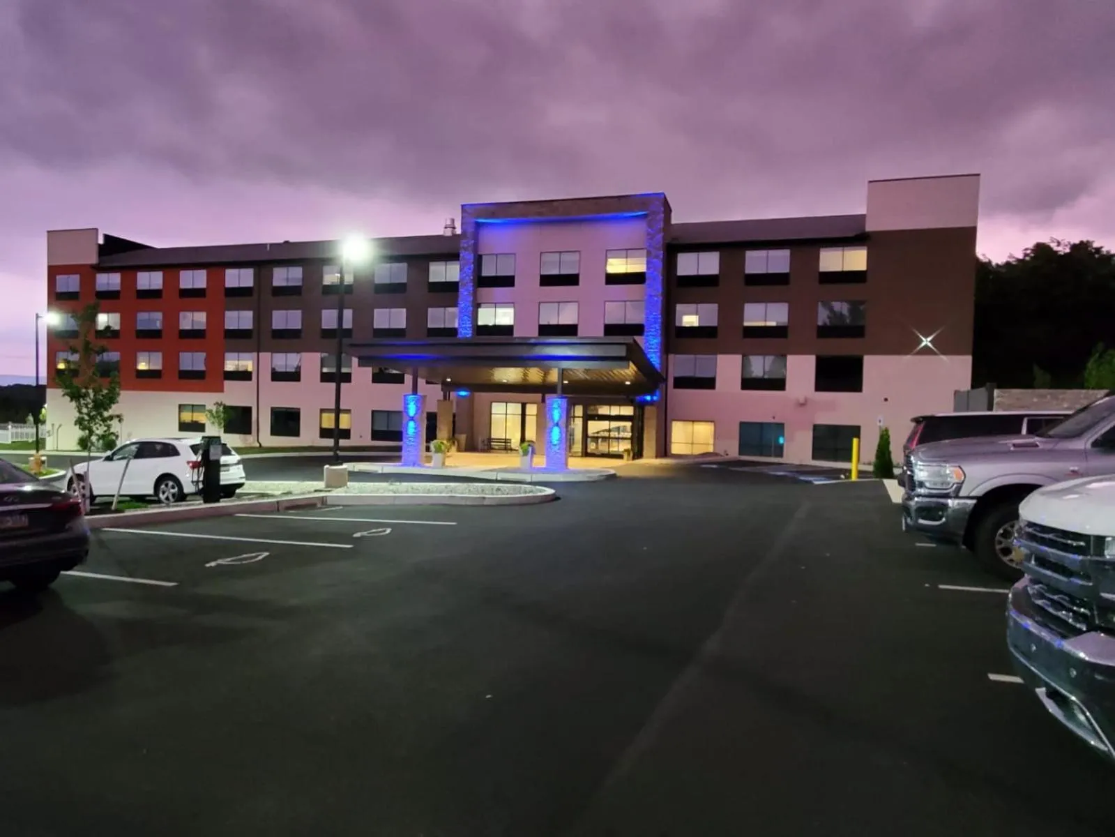 Holiday Inn Express & Suites - Harrisburg S - Mechanicsburg by IHG