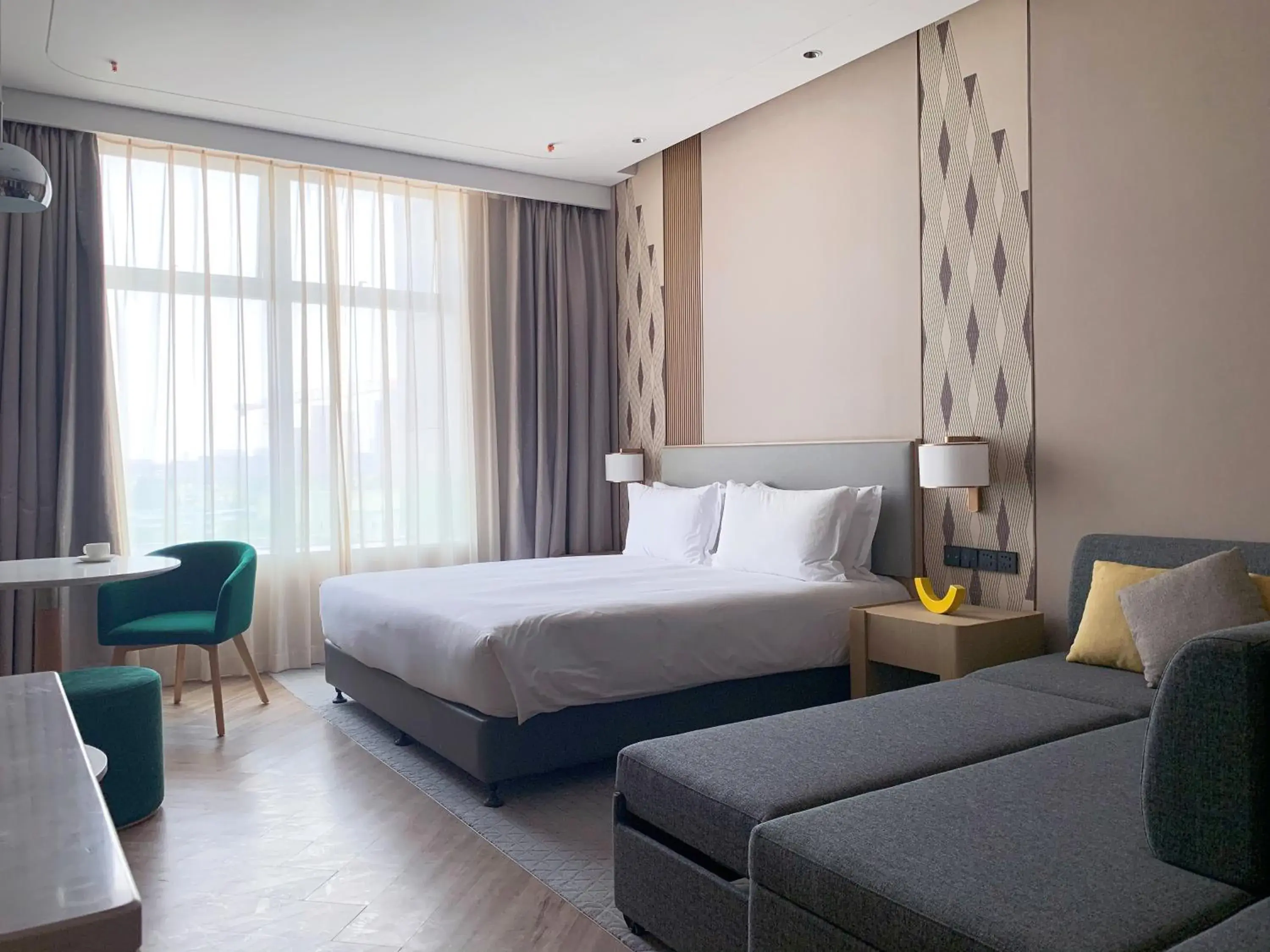 Bedroom, Bed in Holiday Inn Wuxi Central Station by IHG Bedroom, Bed in Holiday Inn Wuxi Central Station by IHG