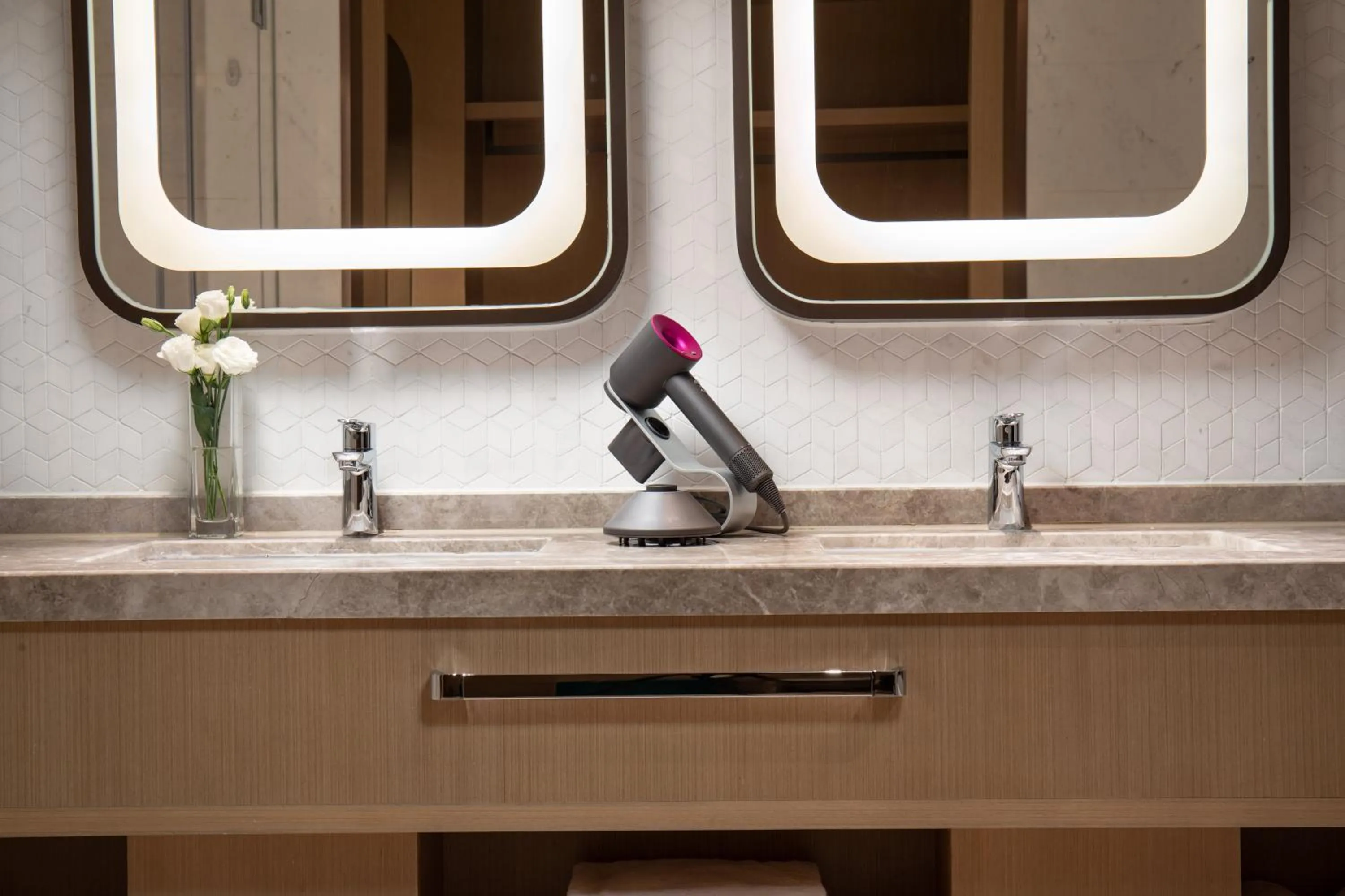 Bedroom in Holiday Inn Wuxi Central Station by IHG