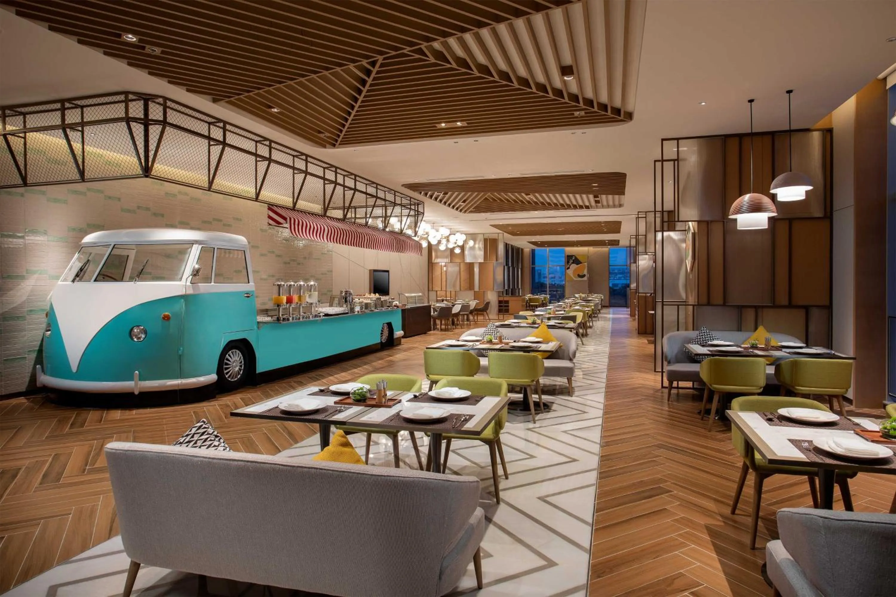 Restaurant/places to eat in Holiday Inn Wuxi Central Station by IHG