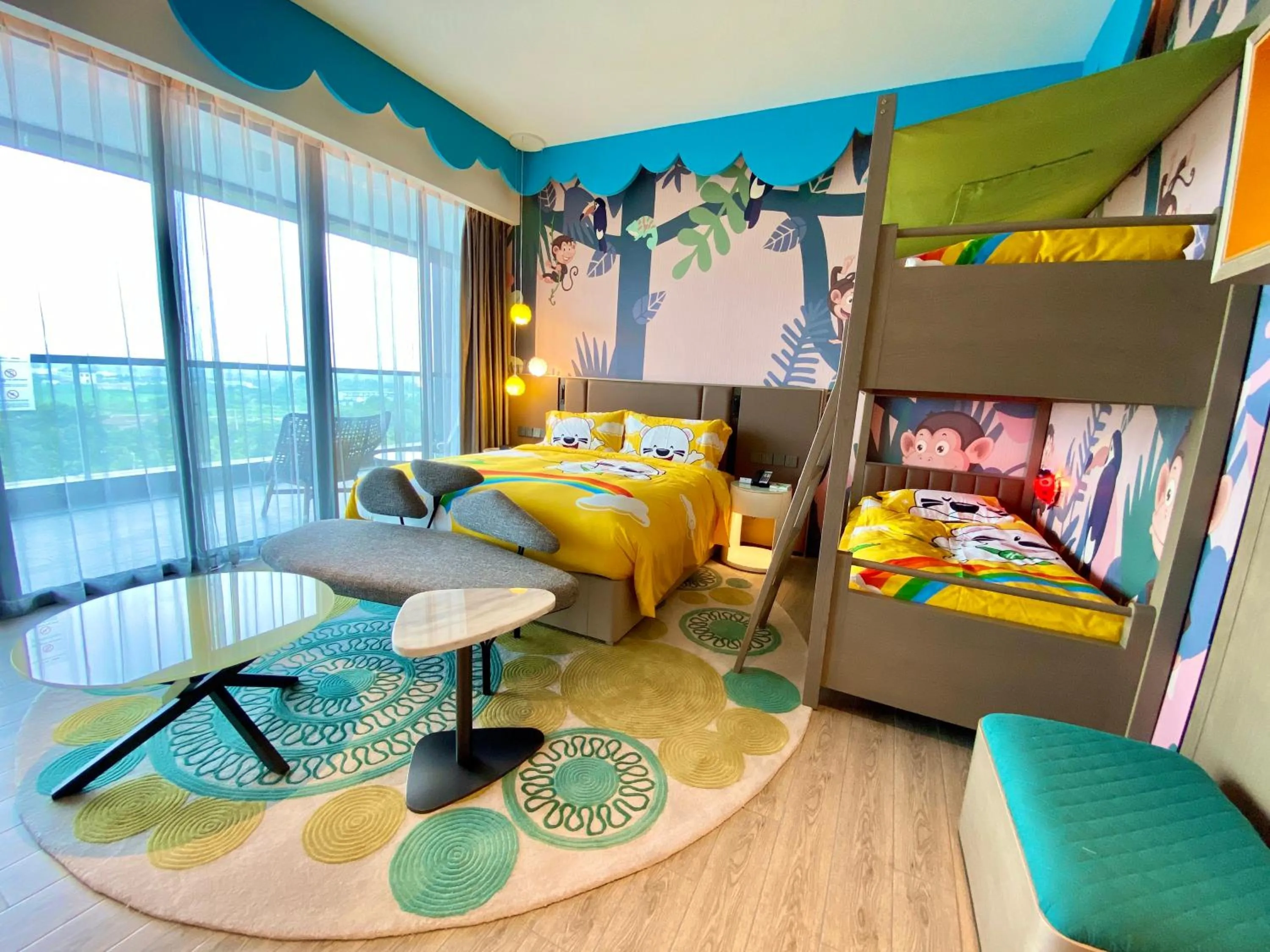 Photo of the whole room, Bed in Holiday Inn Resort Maoshan Hot-Spring by IHG