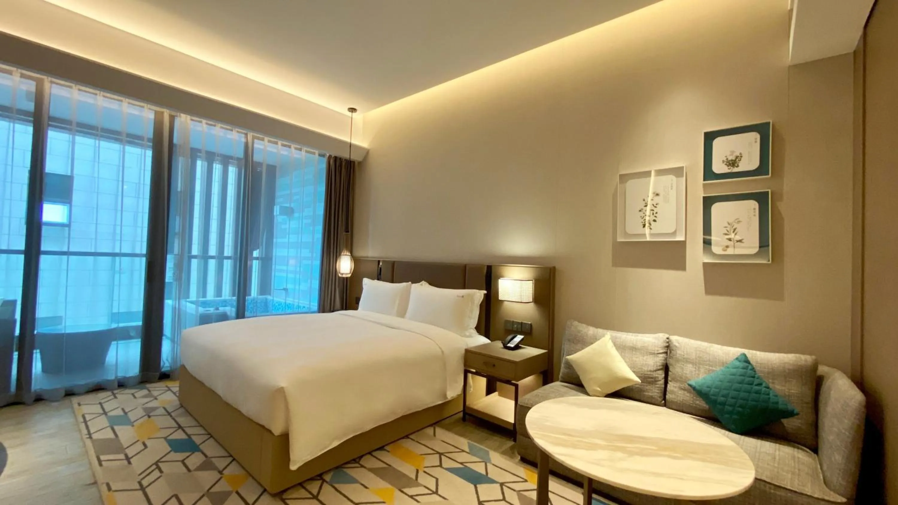 Photo of the whole room, Bed in Holiday Inn Resort Maoshan Hot-Spring by IHG