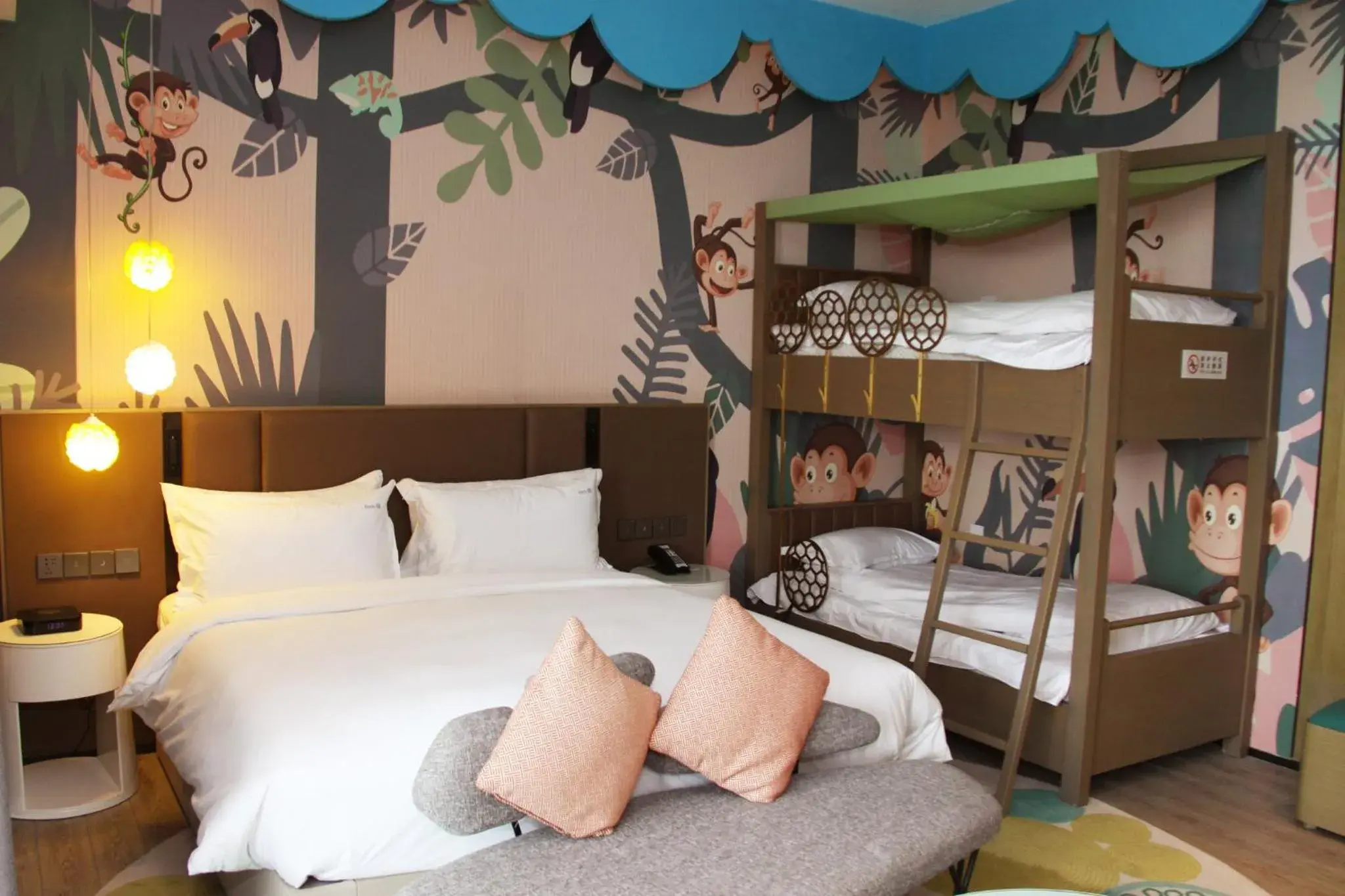 Family Room in Holiday Inn Resort Maoshan Hot-Spring by IHG Family Room in Holiday Inn Resort Maoshan Hot-Spring by IHG