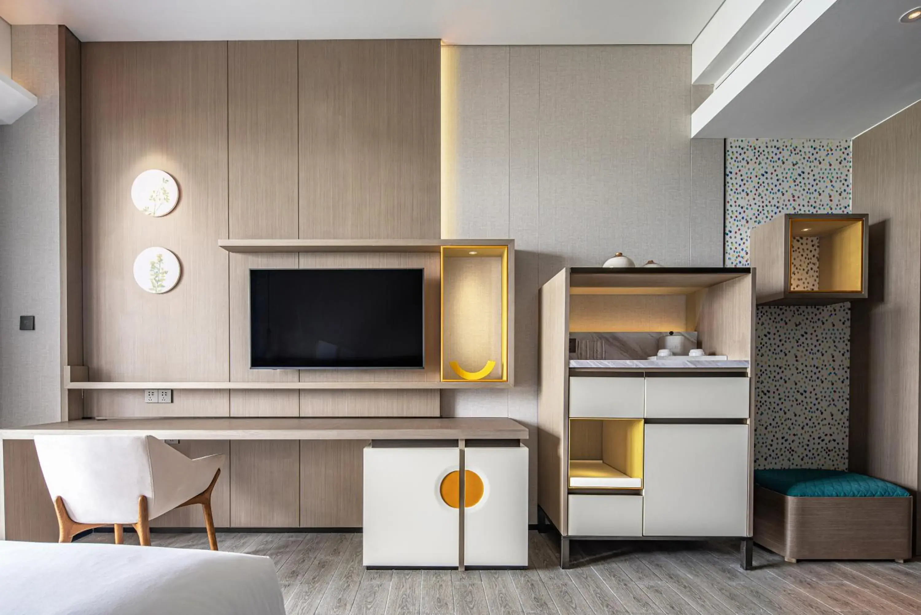 Standard Twin Room with Lake View in Holiday Inn Resort Maoshan Hot-Spring by IHG Standard Twin Room with Lake View in Holiday Inn Resort Maoshan Hot-Spring by IHG