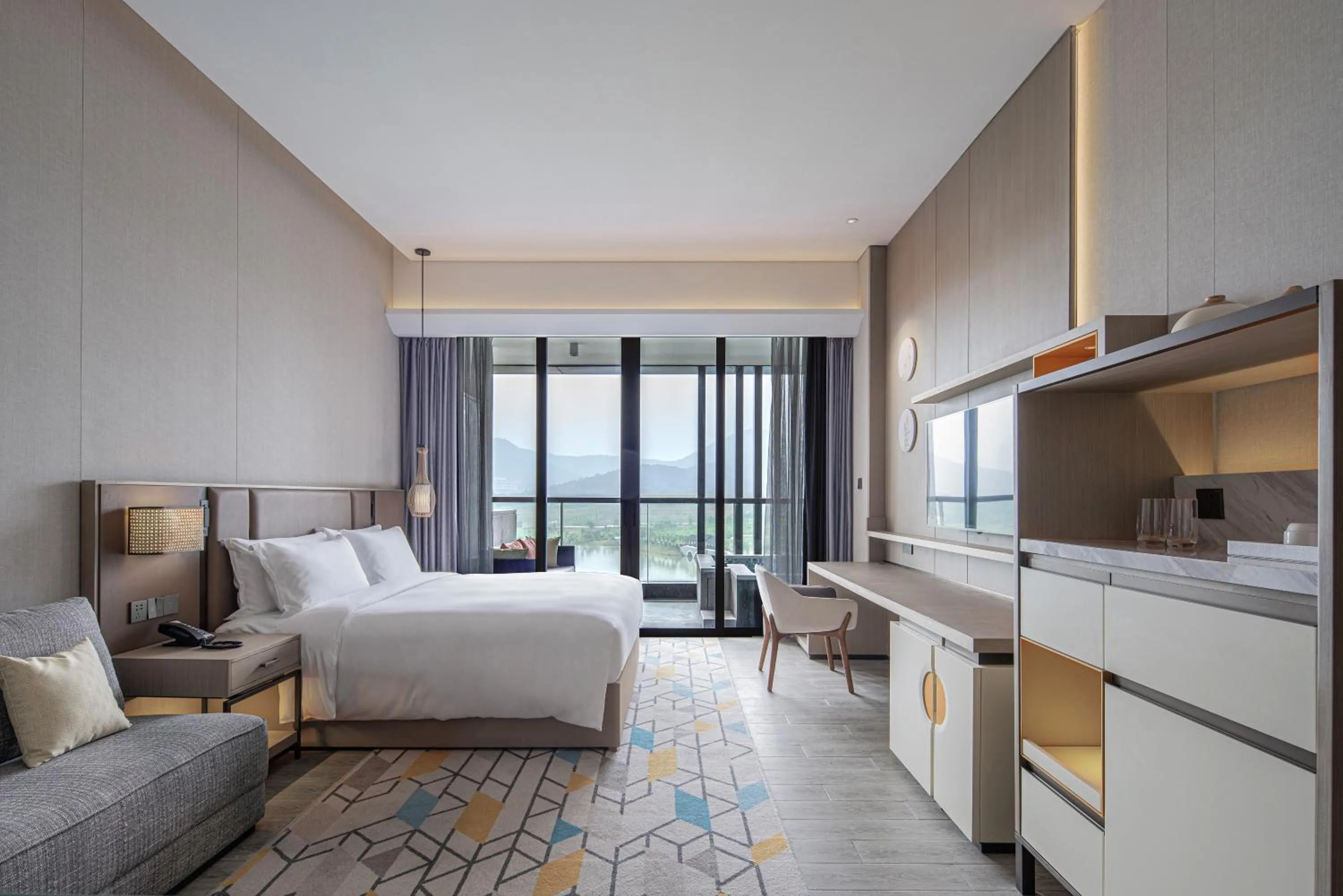 Bed in Holiday Inn Resort Maoshan Hot-Spring by IHG