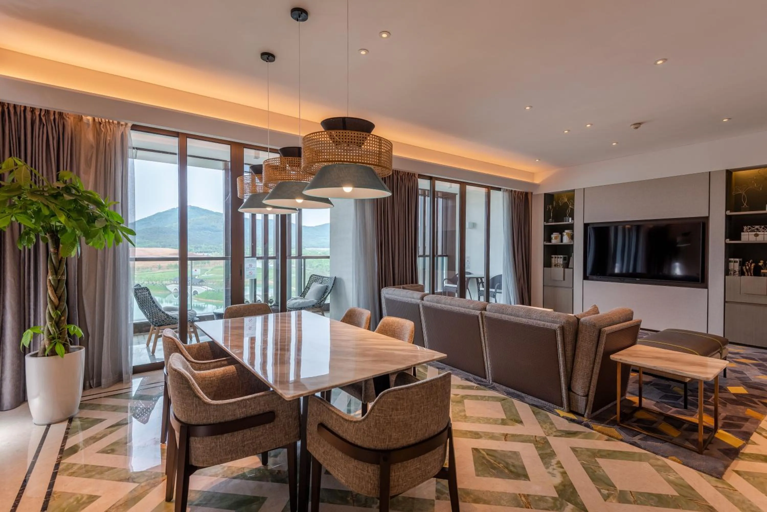 Photo of the whole room in Holiday Inn Resort Maoshan Hot-Spring by IHG