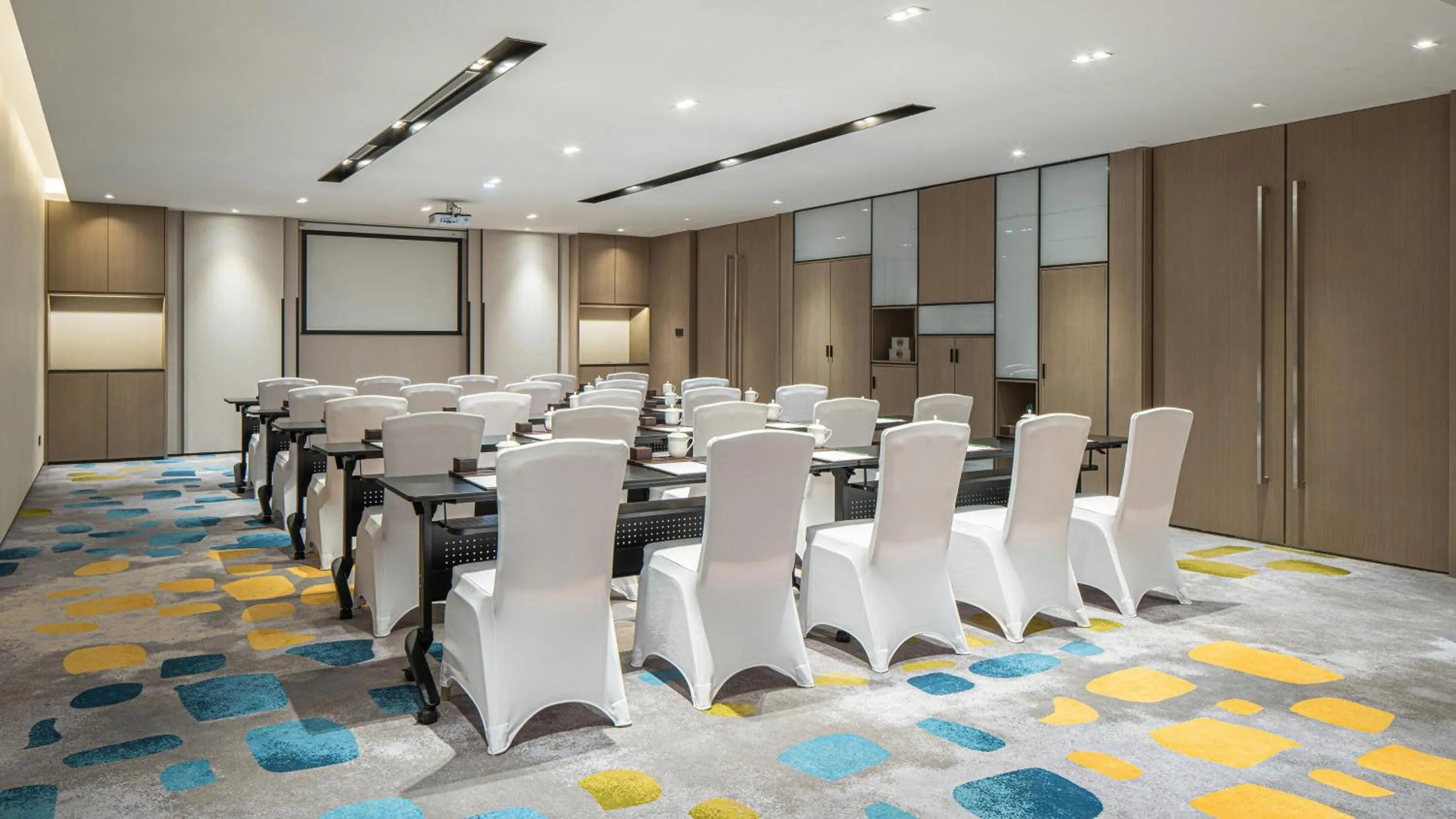 Meeting/conference room in Holiday Inn Resort Maoshan Hot-Spring by IHG