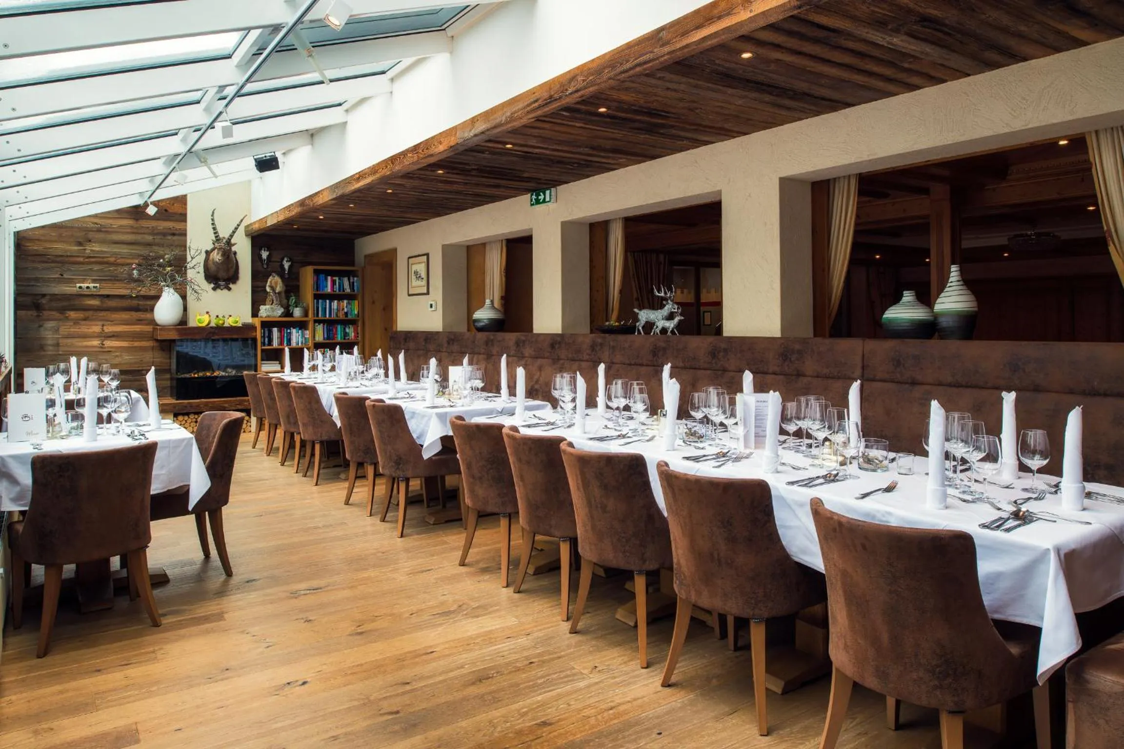 Restaurant/places to eat in Hotel Barbara