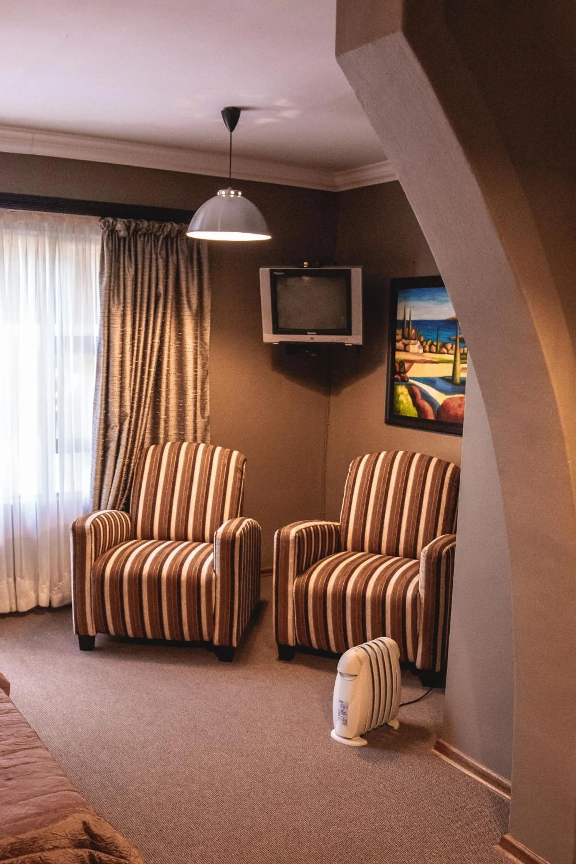 Seating area in Bass Lake Country Lodge
