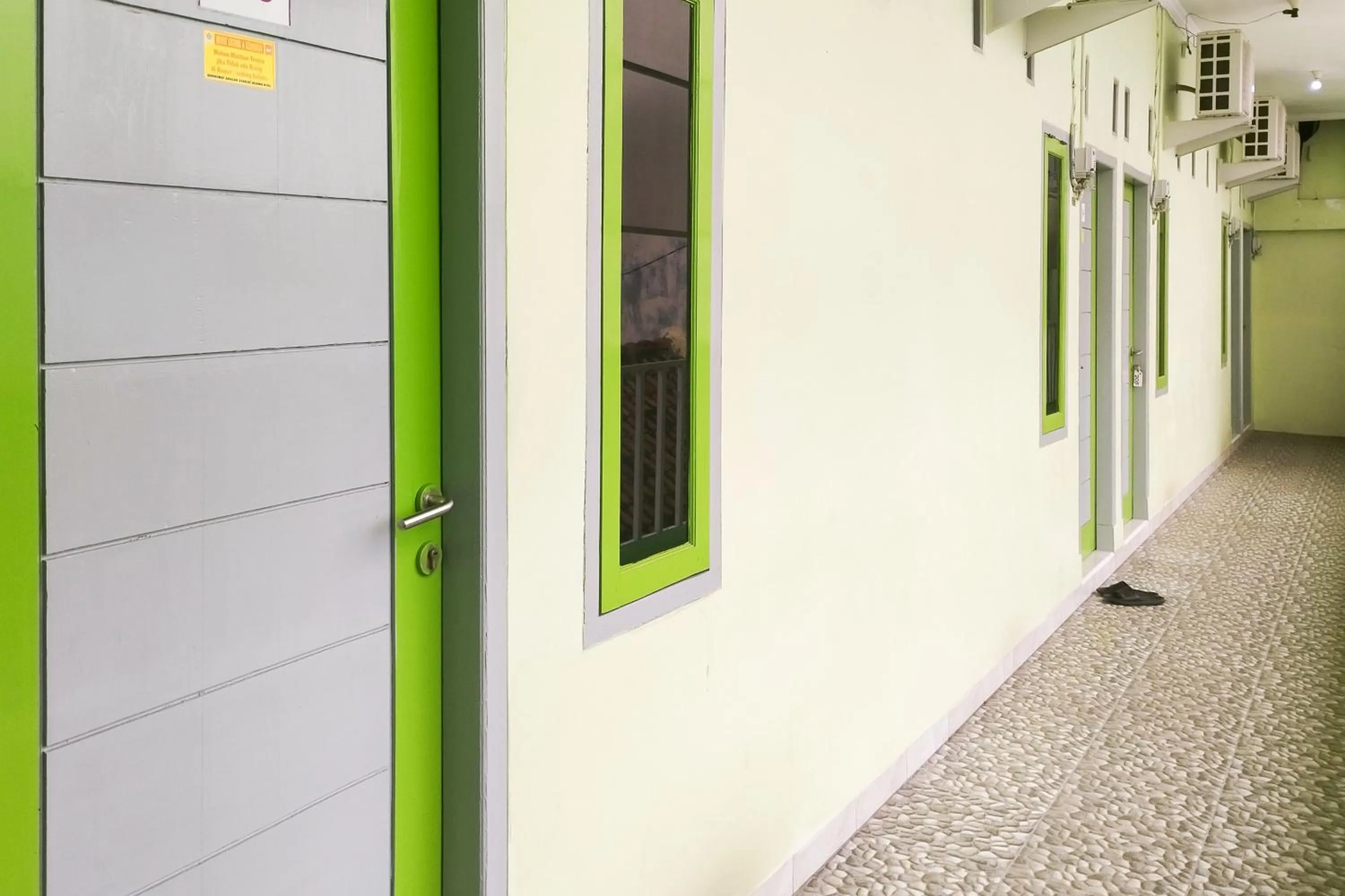 Property building in RedDoorz Syariah at Shakira Alesha Enggal
