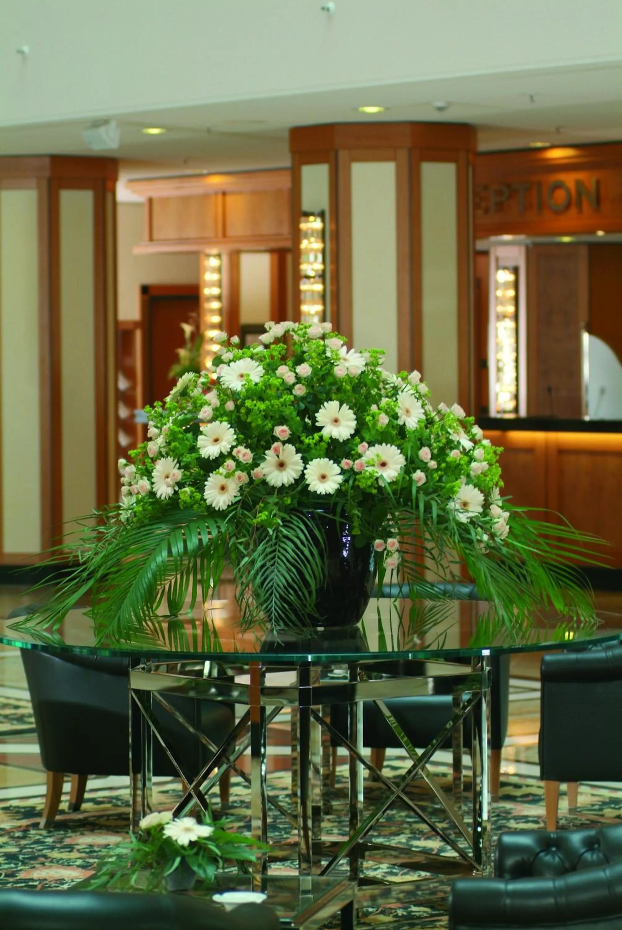 Lobby or reception in Maritim Hotel Dresden