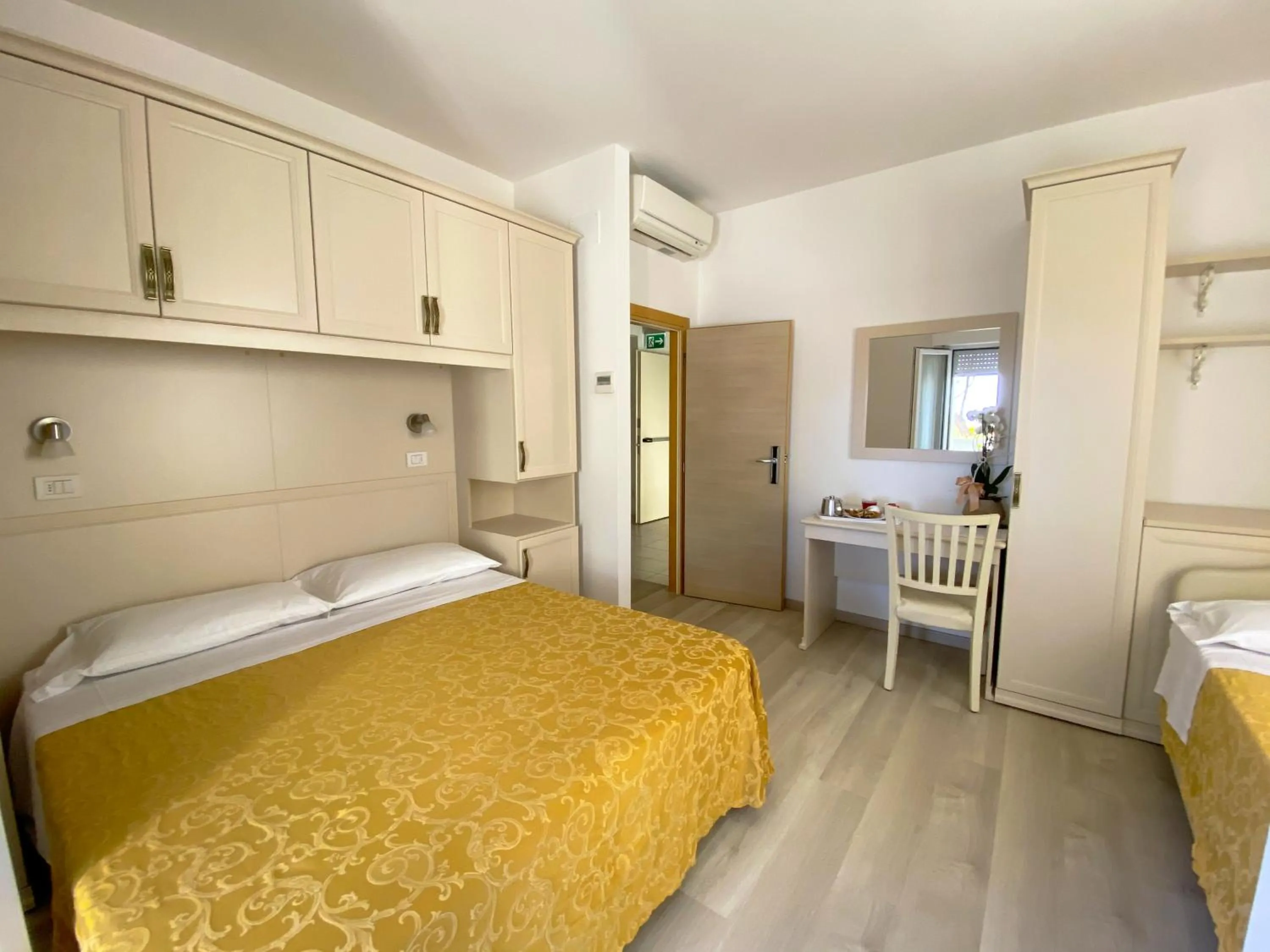 Bed in Albergo Villa Aida
