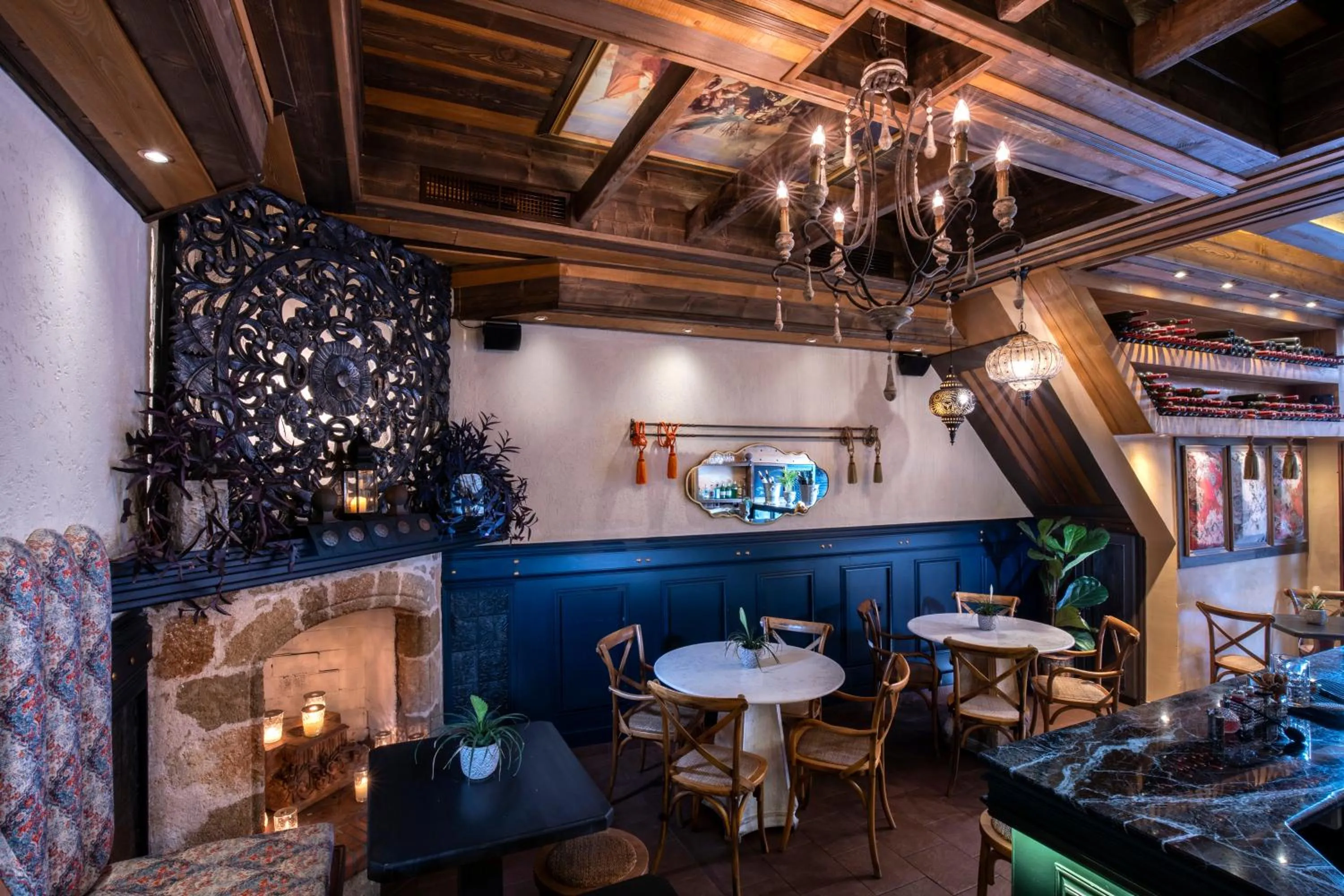 Restaurant/places to eat in DECAN Concept Boutique Estate