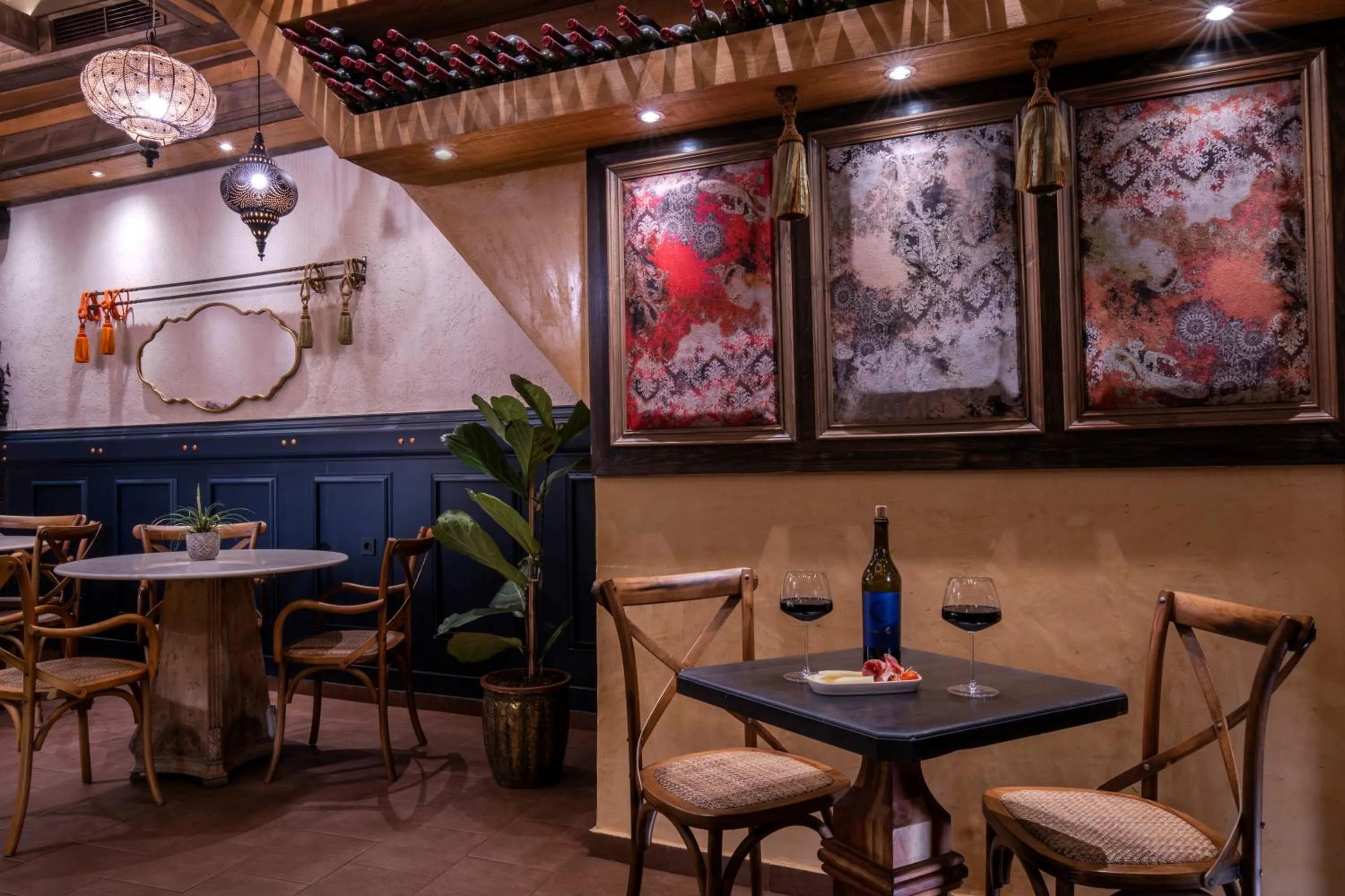 Restaurant/places to eat in DECAN Concept Boutique Estate