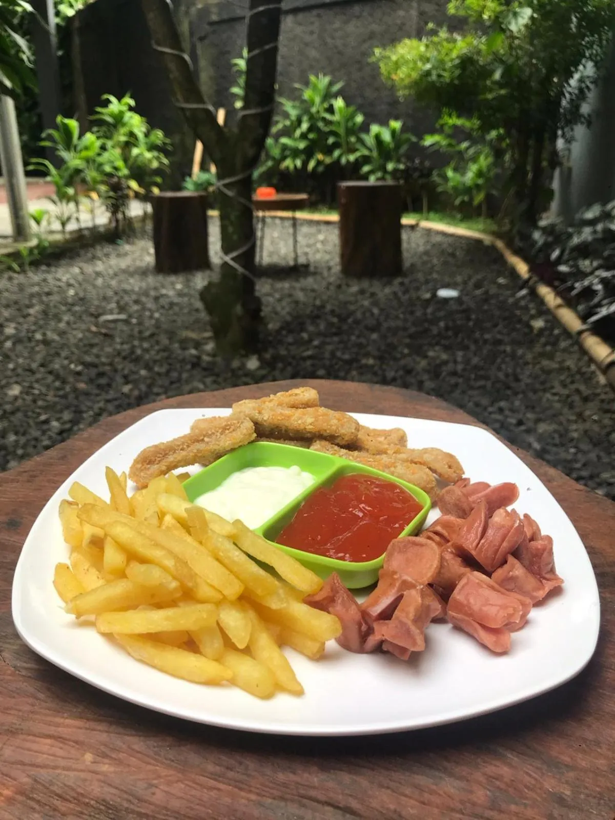 Restaurant/places to eat in Aqilakost Gadog Puncak Bogor