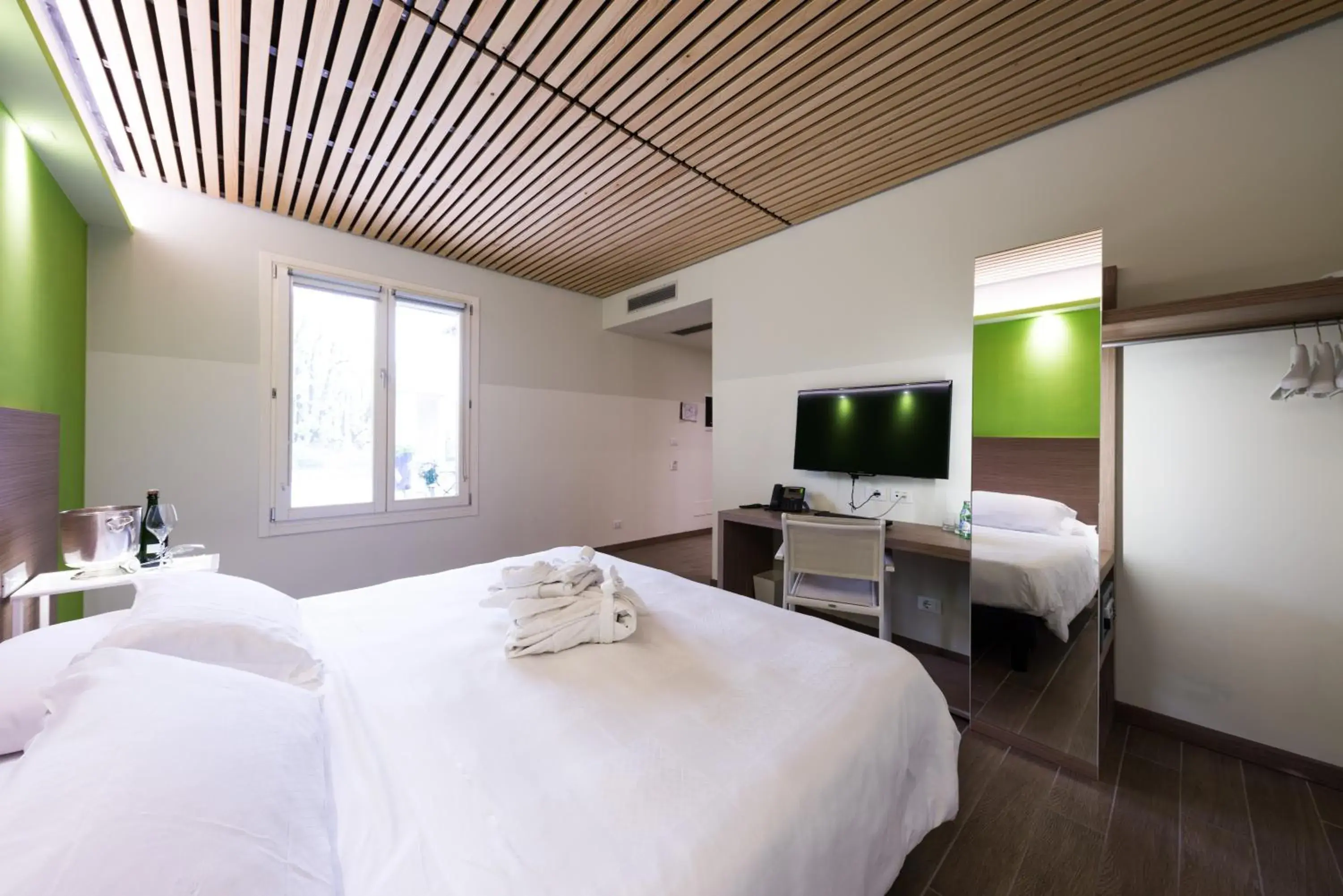 Superior Double or Twin Room in Hotel Marelet Superior Double or Twin Room in Hotel Marelet