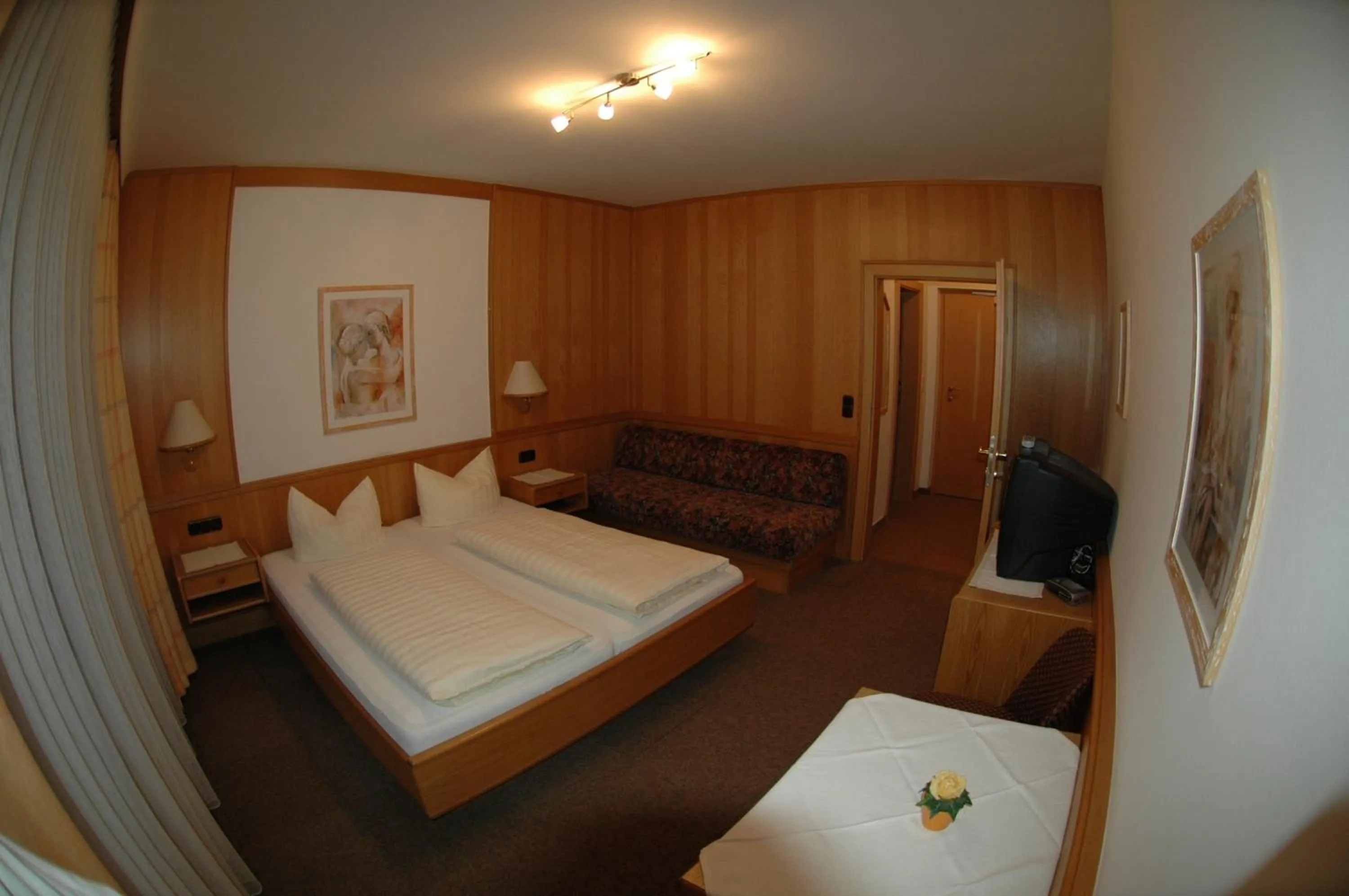 Bed in Hotel Garni Jennewein