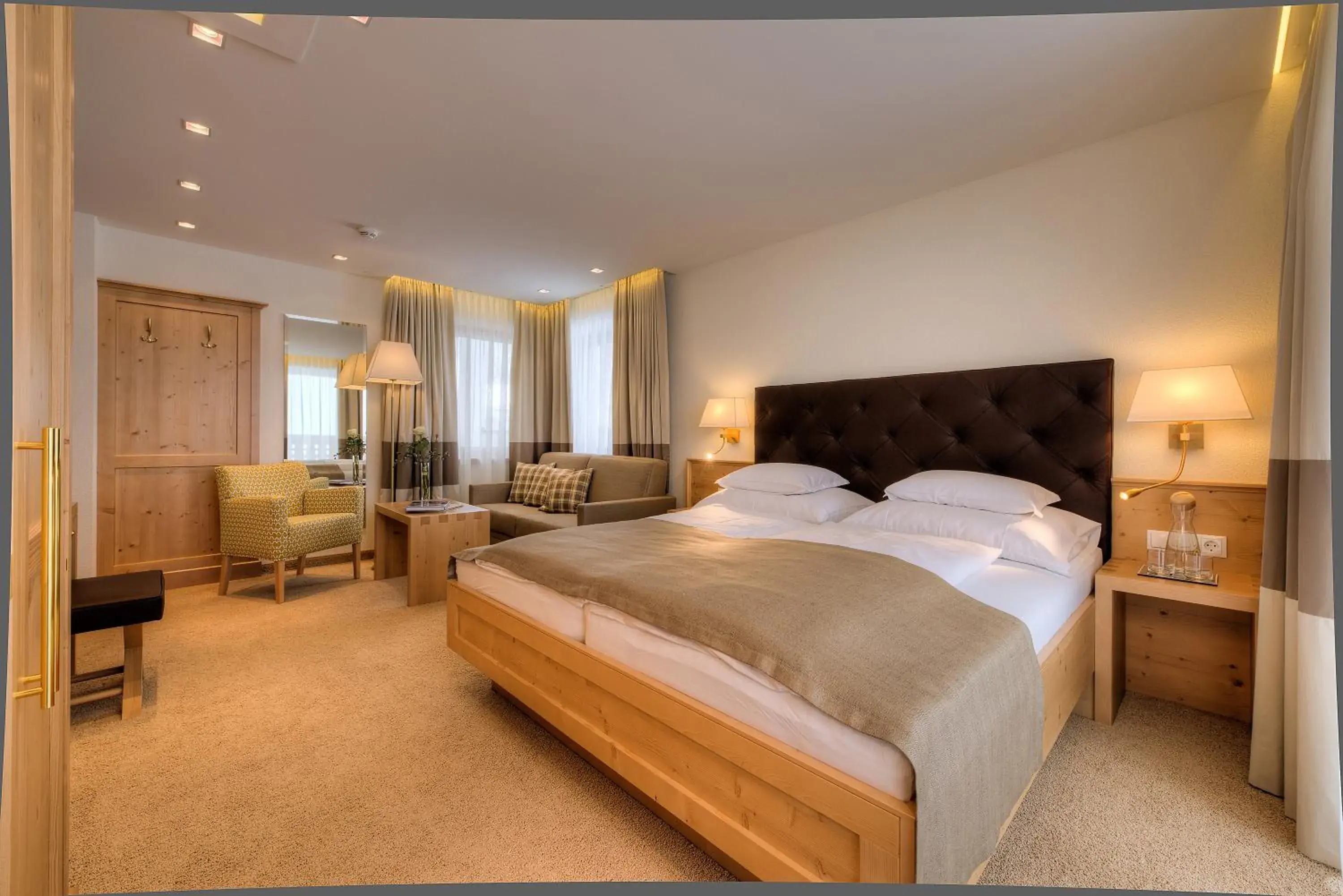 Double Room with Balcony in Hotel Palin Double Room with Balcony in Hotel Palin