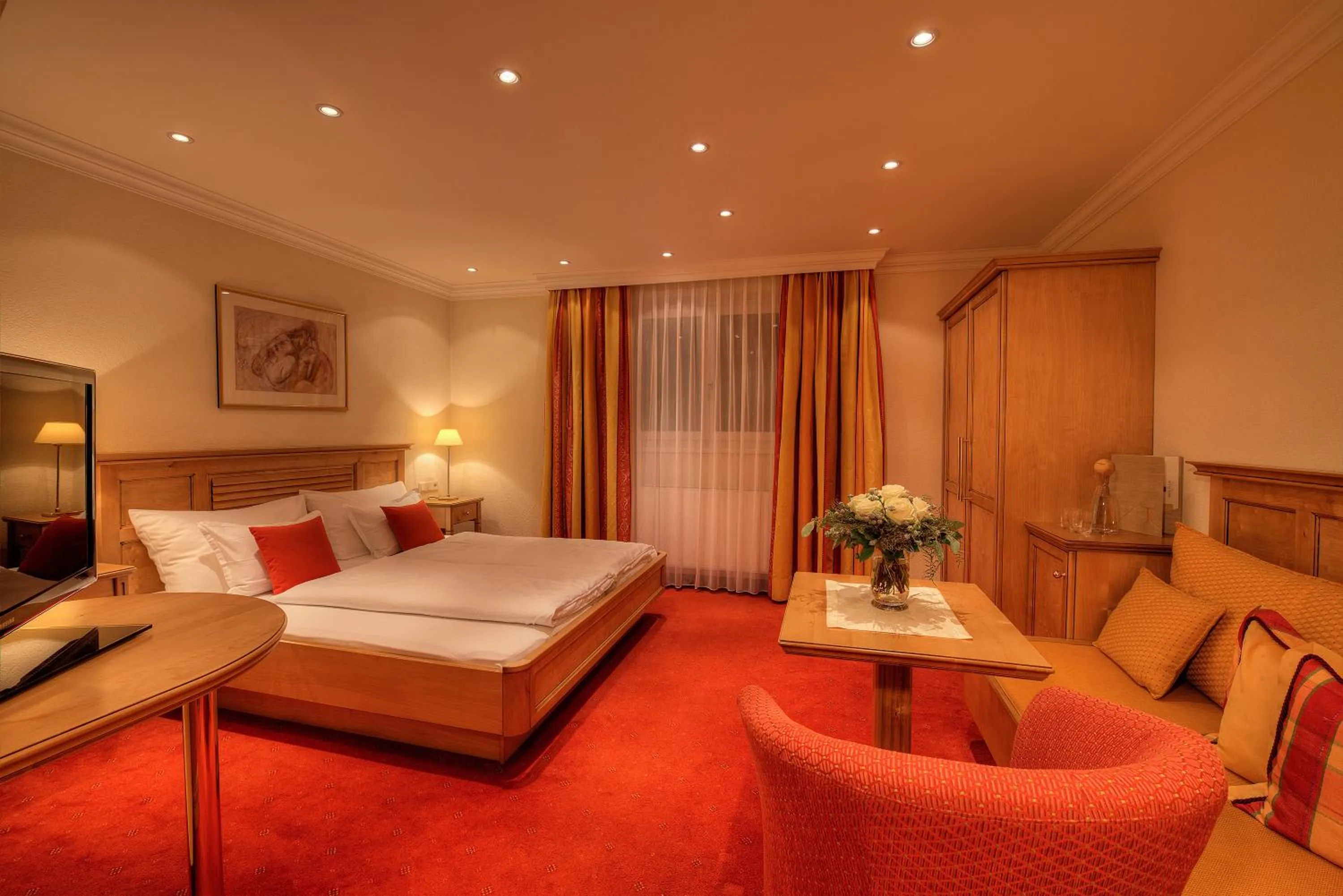 Photo of the whole room, Bed in Hotel Palin