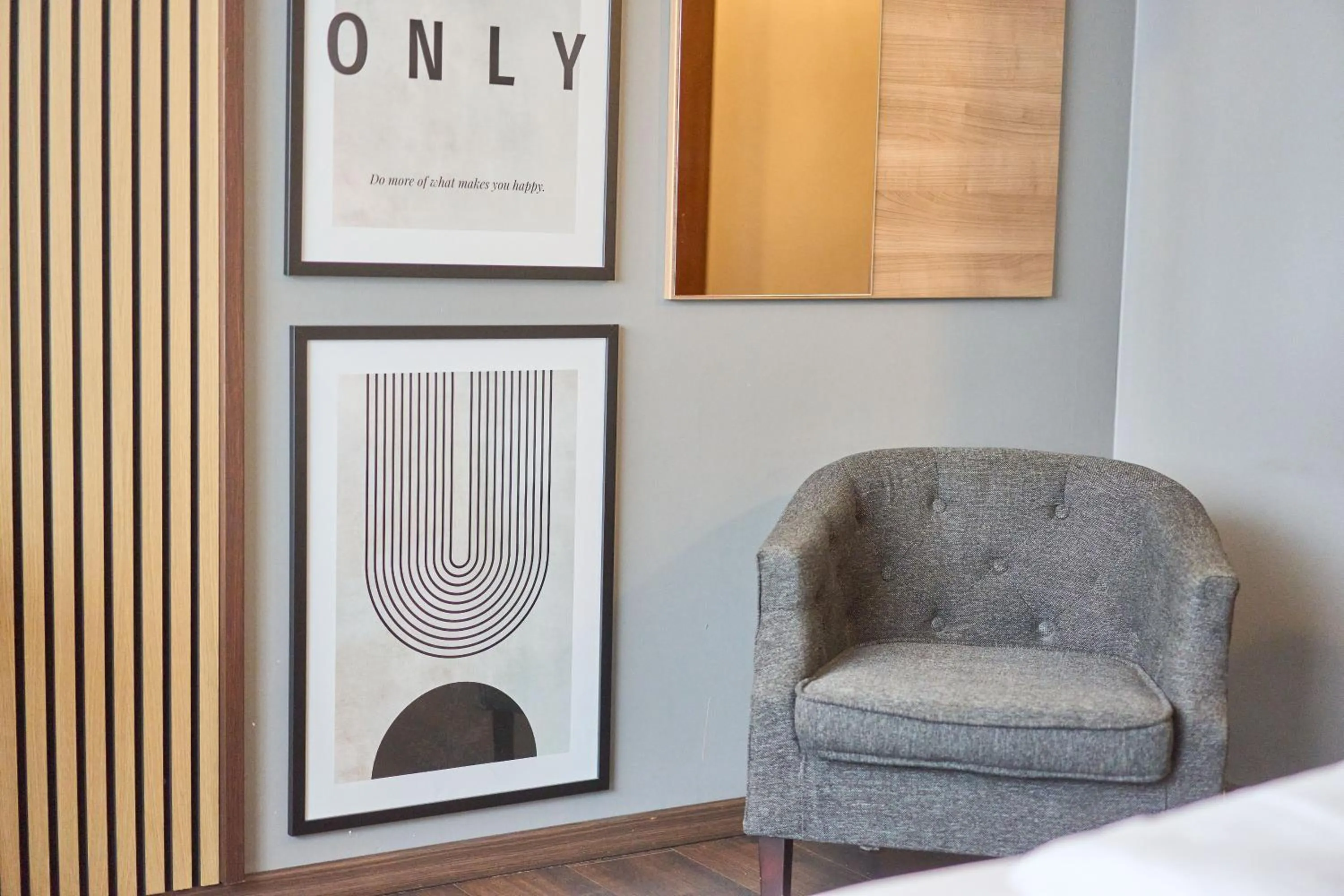 Photo of the whole room in eXo Boutique Hotel Mannheim - by SuperFly Hotels