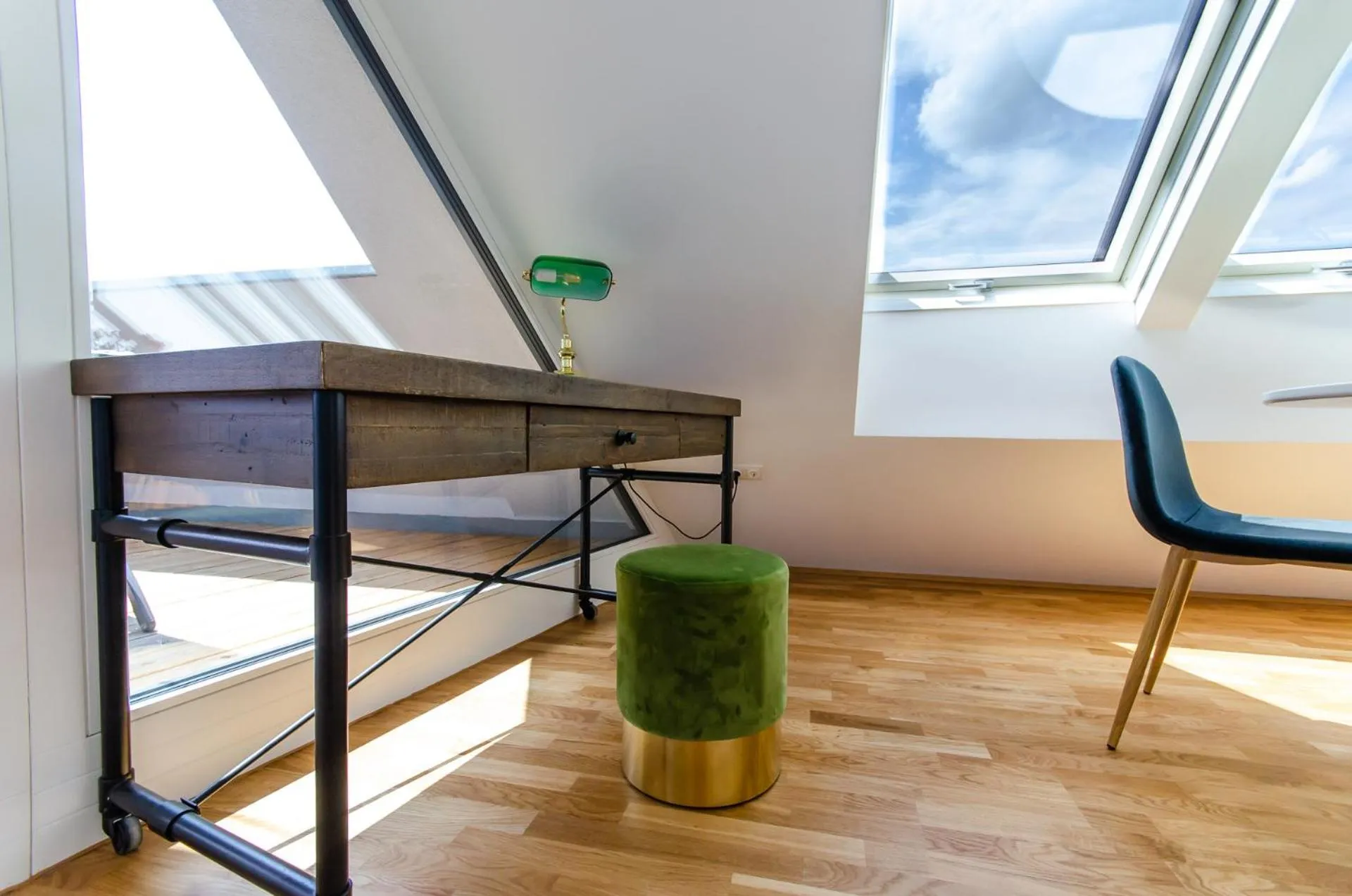 Business facilities, Bed in Grand Quarters City Residence