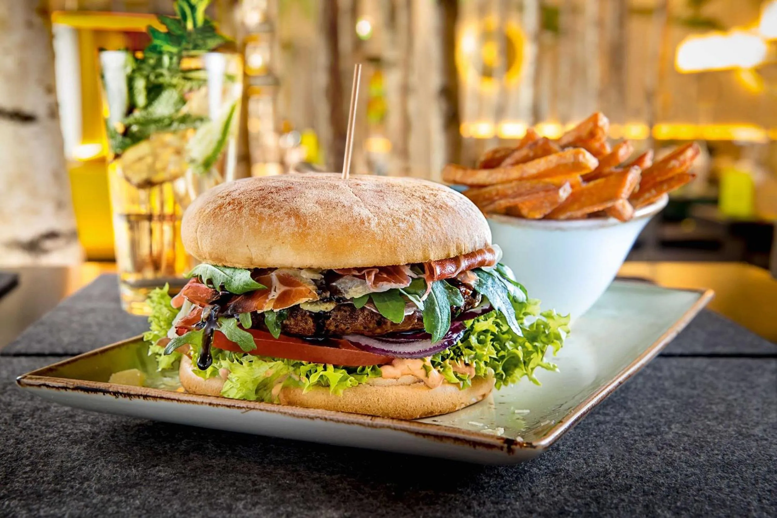 Restaurant/places to eat in Hotel Beck