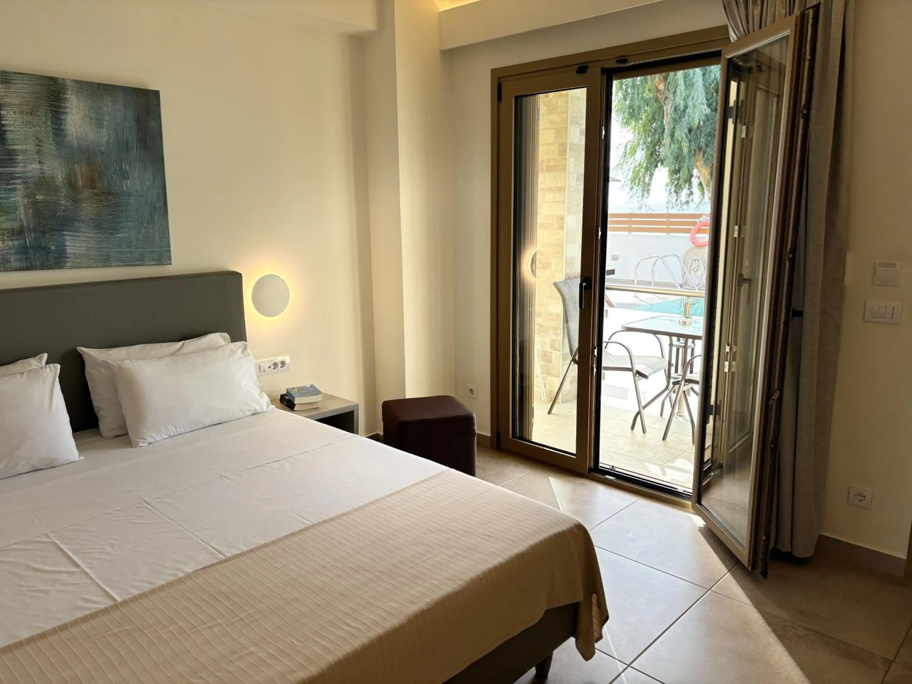 Bedroom, Bed in Melydron Apartments