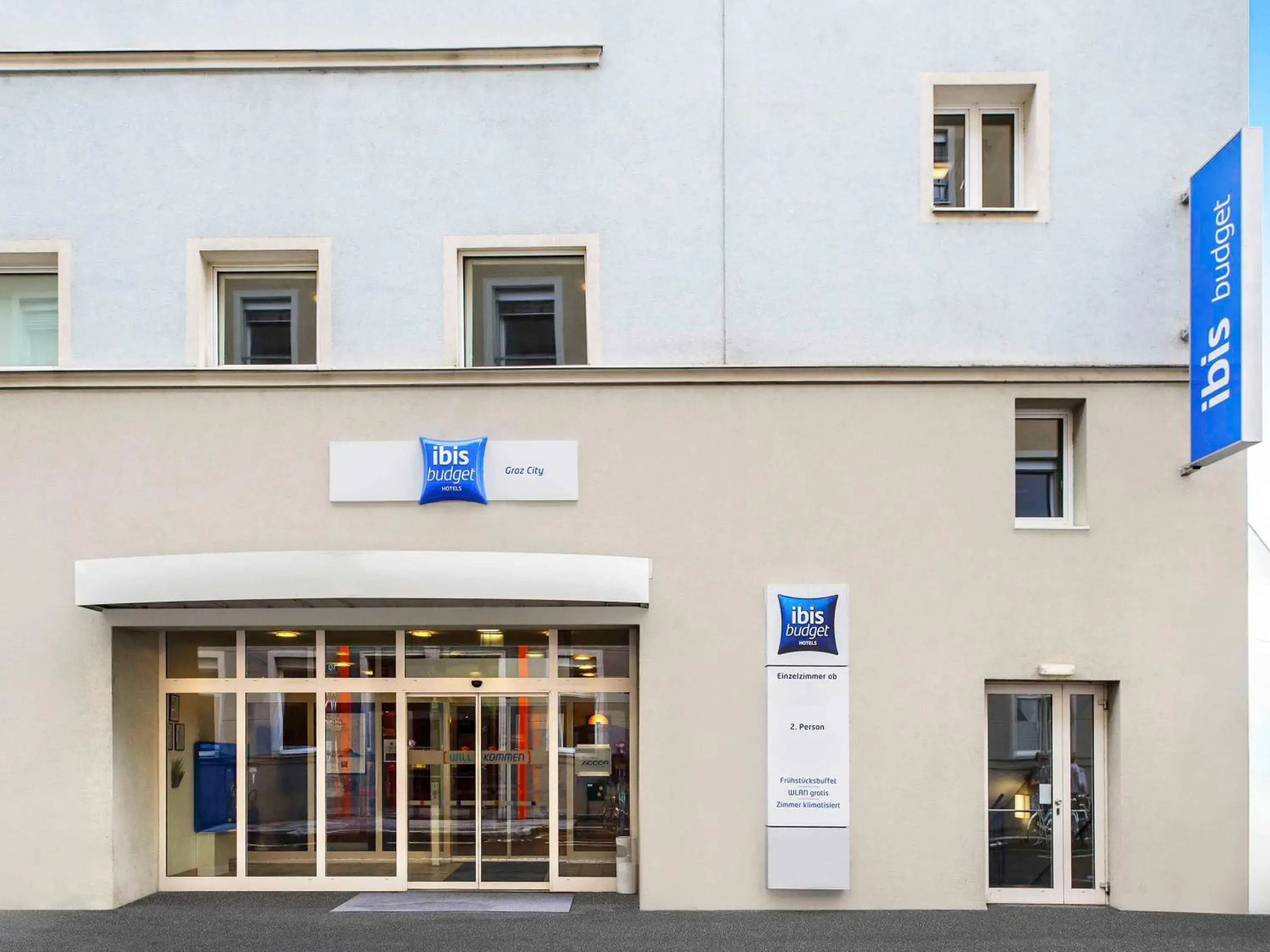 Property building in Ibis Budget Graz City Property building in Ibis Budget Graz City