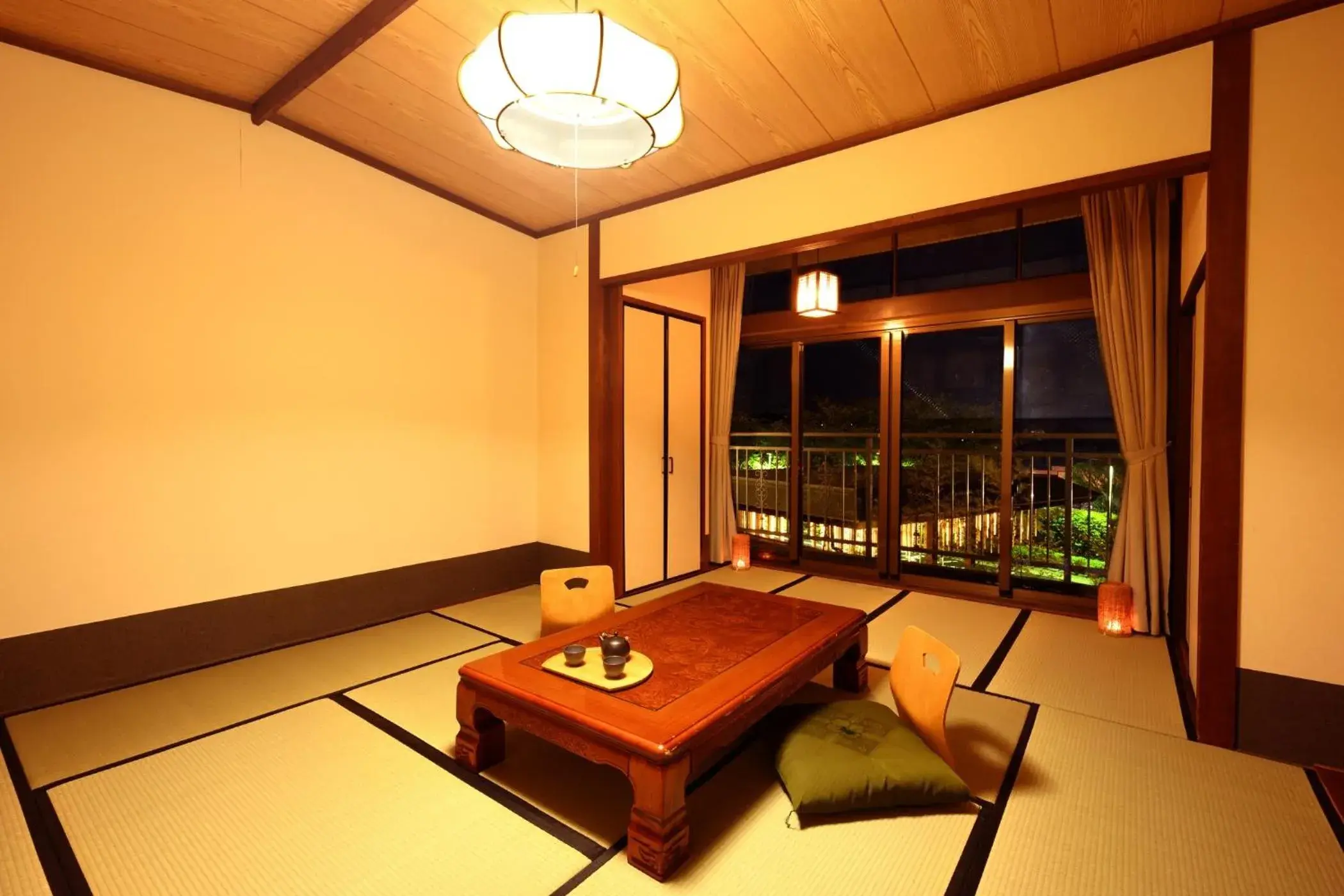 Standard Japanese-Style-Room with 14 Tatami mats (No View) - Indoor Bath - Non-Smoking in Ooedo Onsen Monogatari Premium Hotel Fugetsu Standard Japanese-Style-Room with 14 Tatami mats (No View) - Indoor Bath - Non-Smoking in Ooedo Onsen Monogatari Premium Hotel Fugetsu
