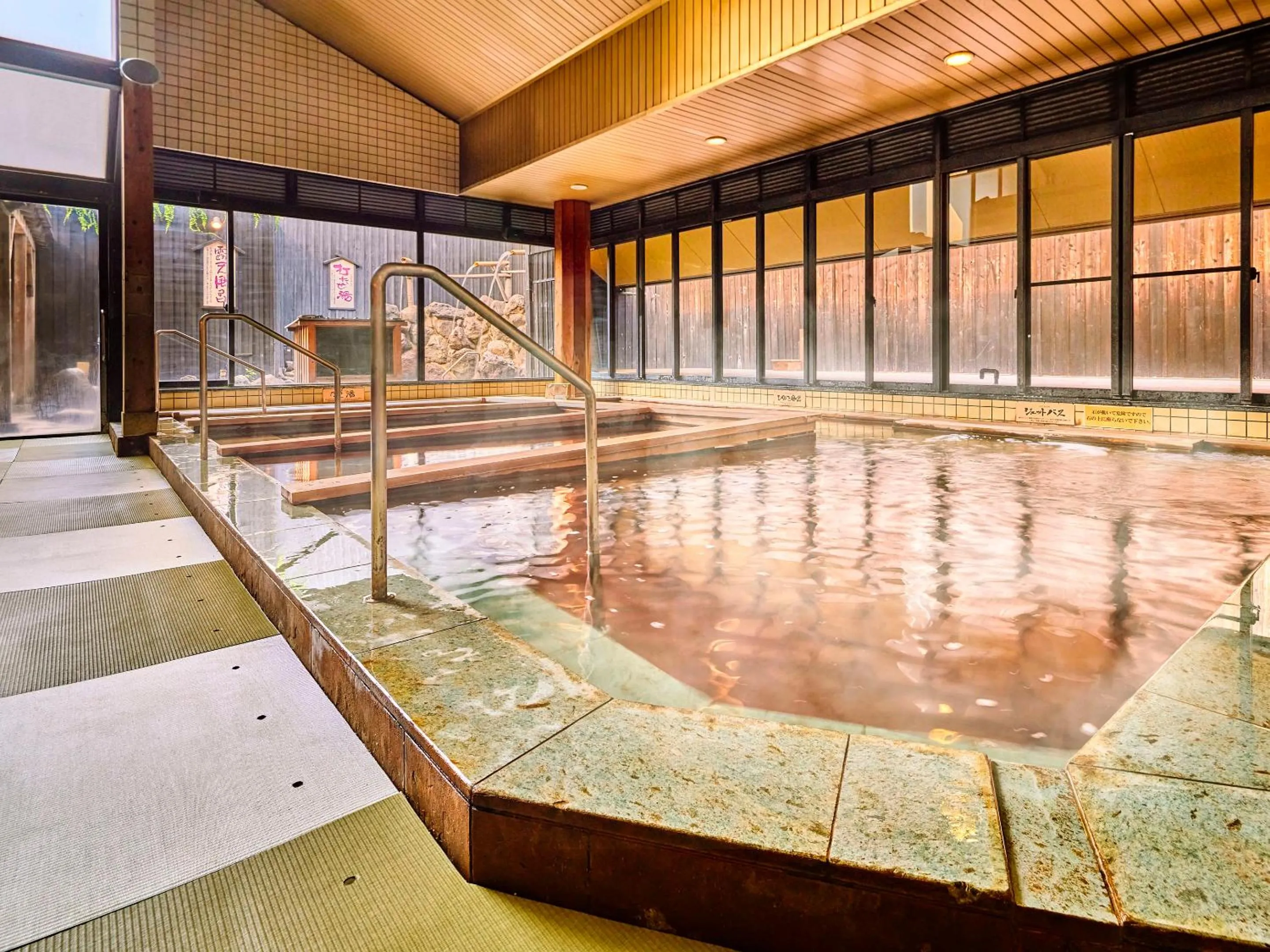 Hot Spring Bath in Ooedo Onsen Monogatari Premium Hotel Fugetsu