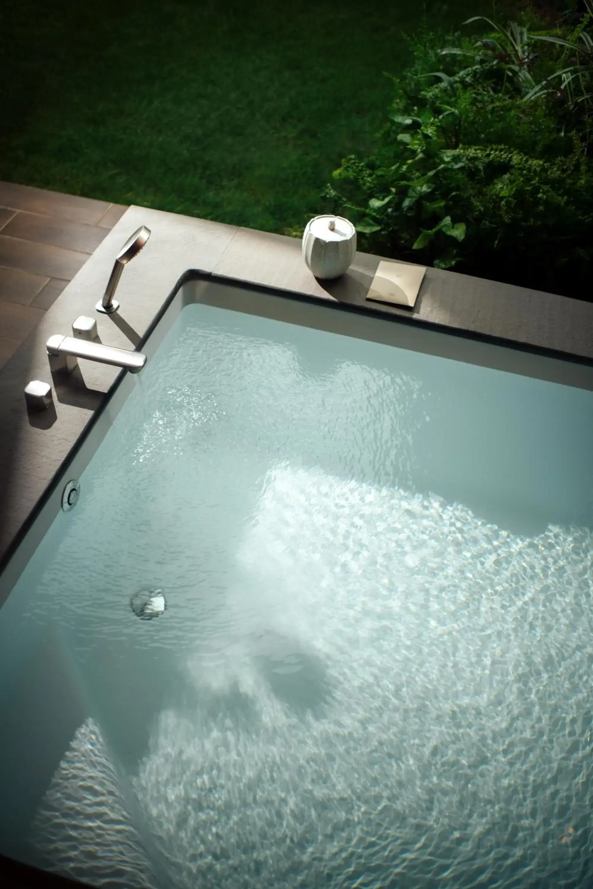 Premier Courtyard Twin Room in New World Qingyuan Hotel -formerly KHOS QINGYUAN Premier Courtyard Twin Room in New World Qingyuan Hotel -formerly KHOS QINGYUAN