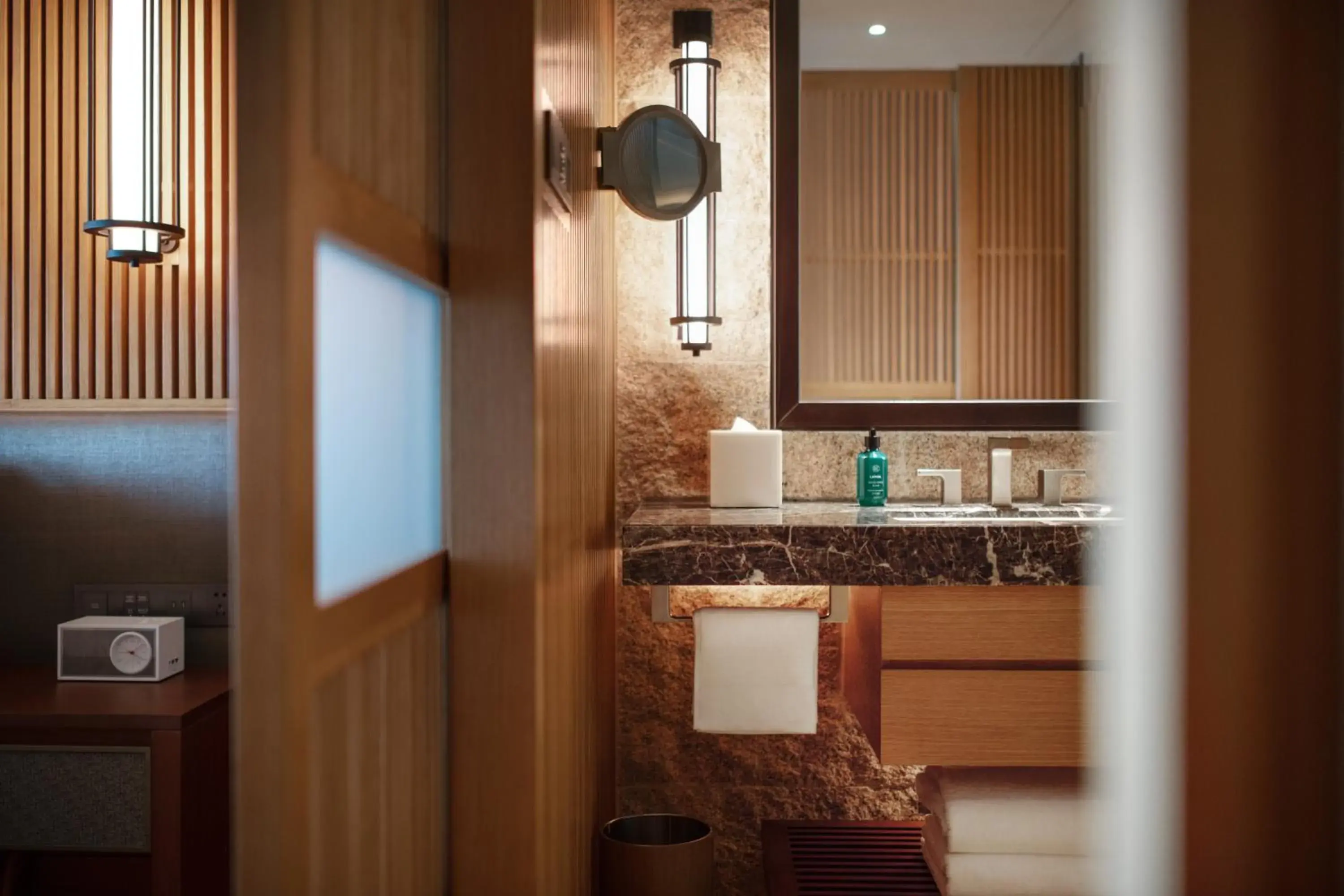 Deluxe Twin Room in New World Qingyuan Hotel -formerly KHOS QINGYUAN Deluxe Twin Room in New World Qingyuan Hotel -formerly KHOS QINGYUAN