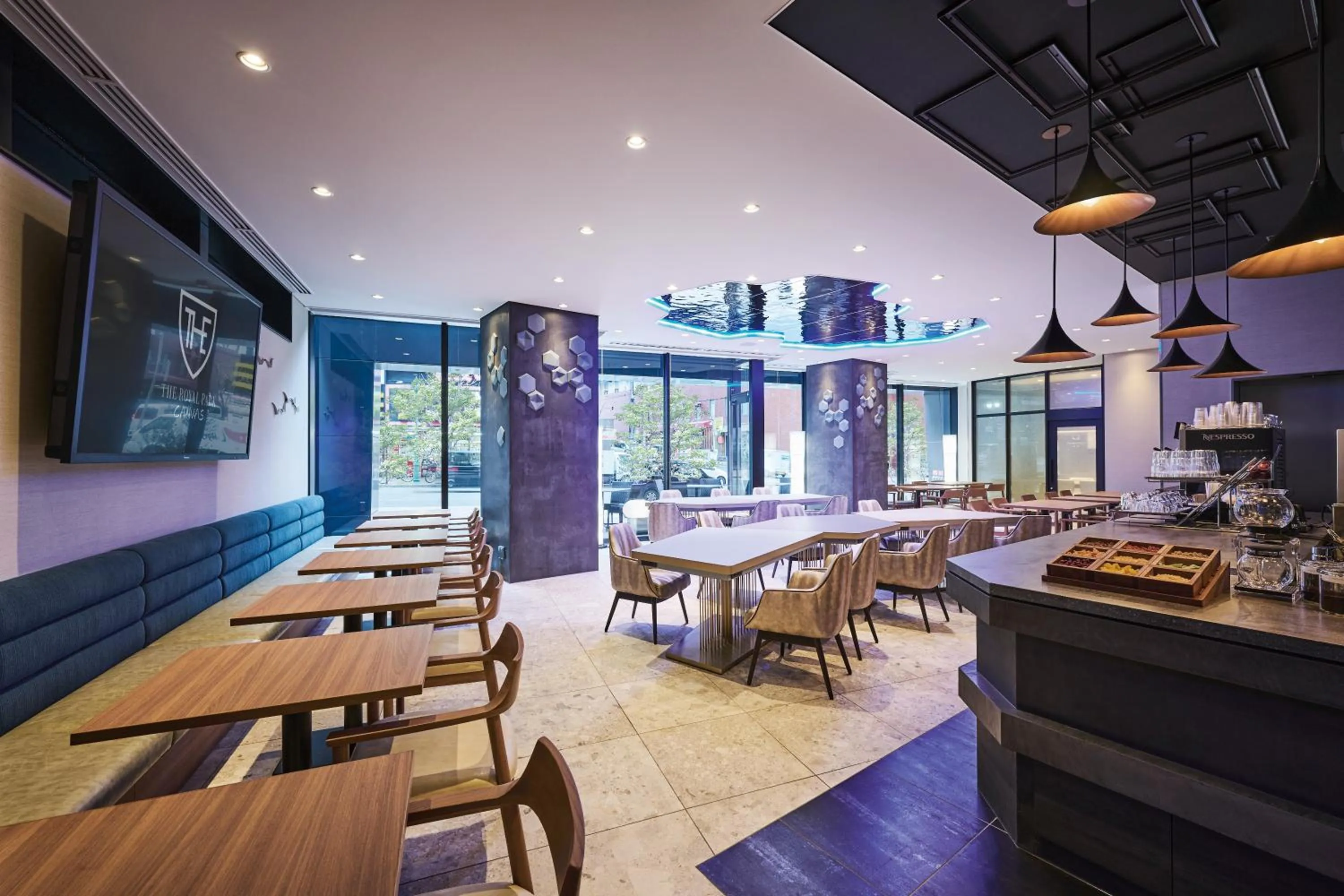 Lounge or bar in The Royal Park Canvas - Kobe Sannomiya