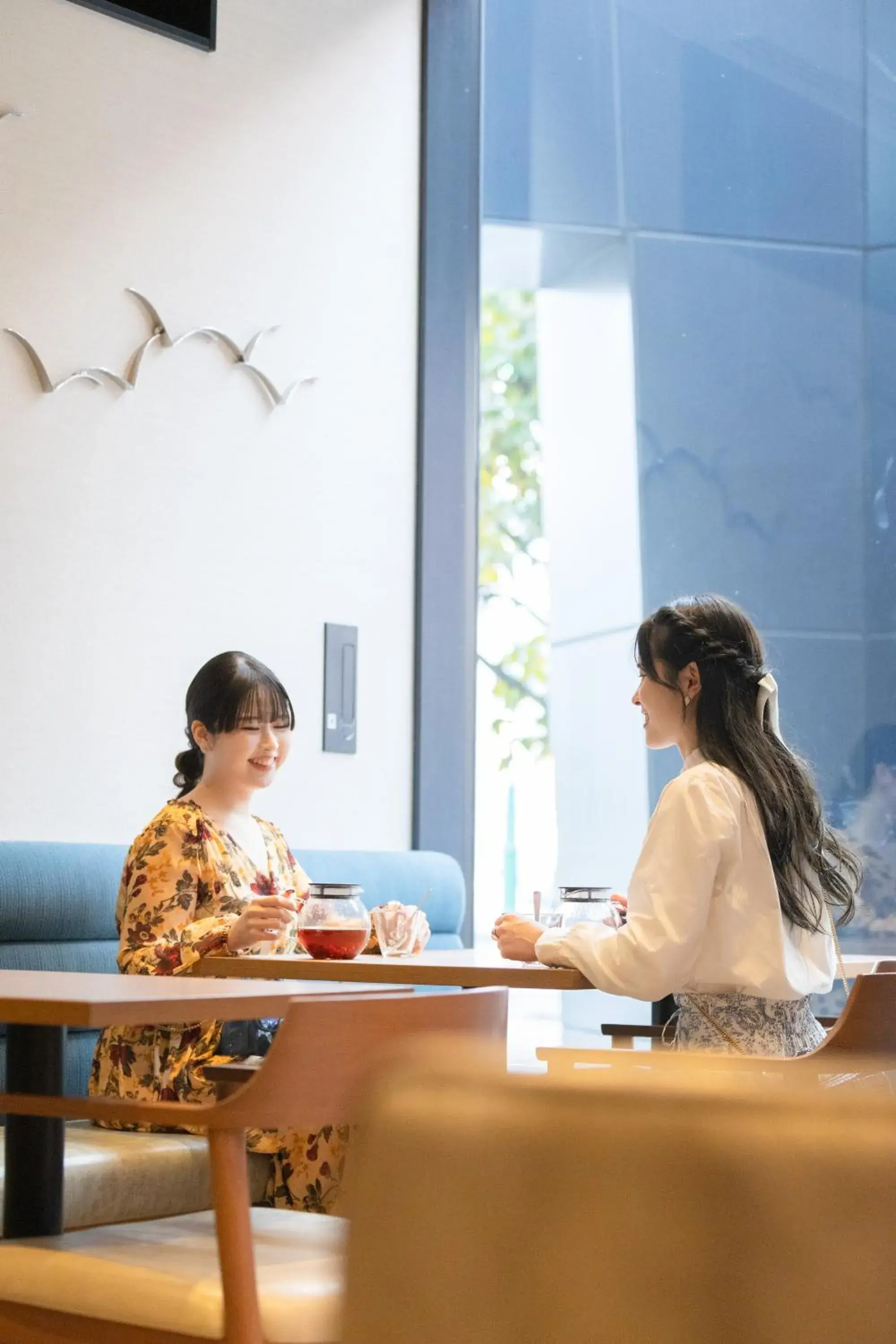 Lounge or bar in The Royal Park Canvas - Kobe Sannomiya Lounge or bar in The Royal Park Canvas - Kobe Sannomiya