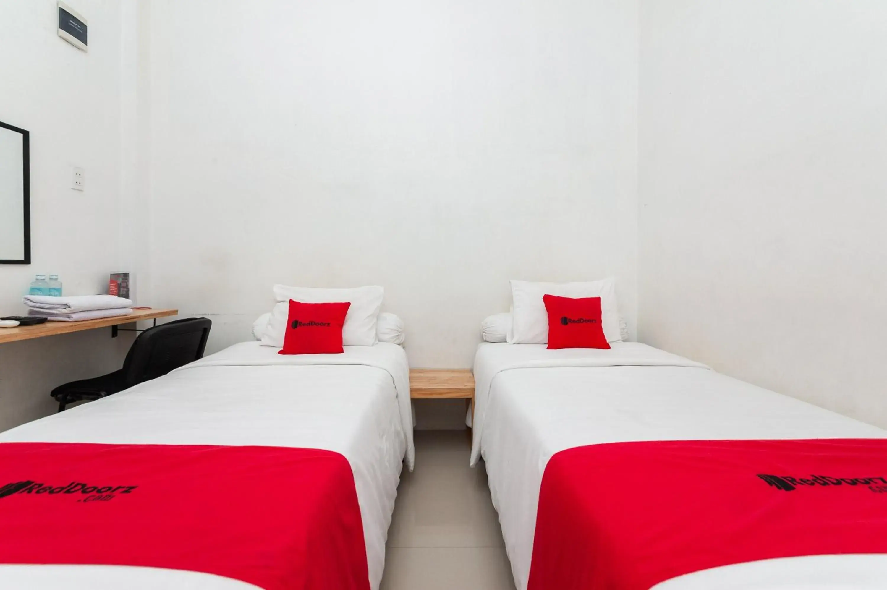 Bed in RedDoorz Syariah near RSUD Zainoel Abidin Banda Aceh Bed in RedDoorz Syariah near RSUD Zainoel Abidin Banda Aceh