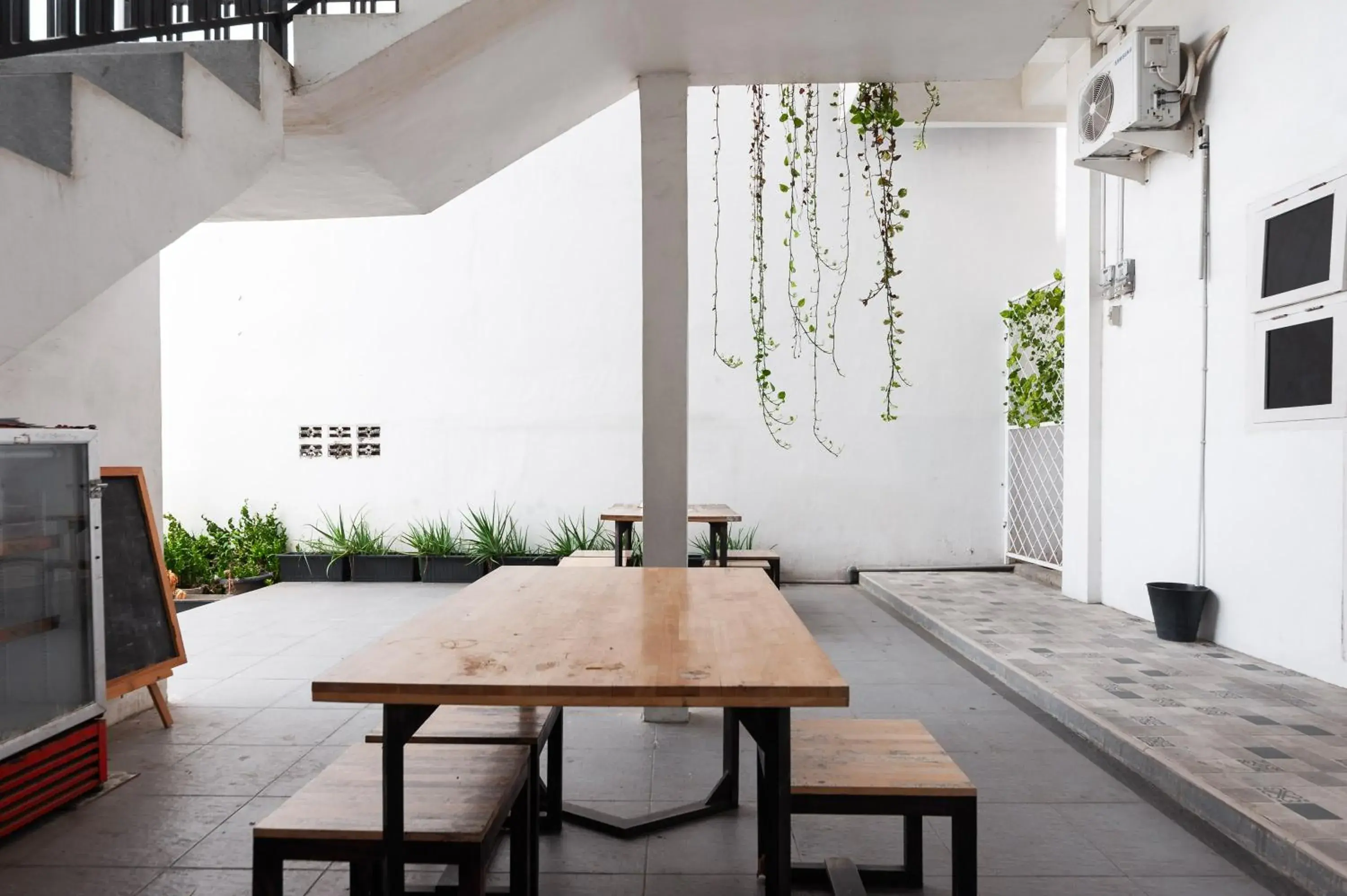 Seating area in RedDoorz Syariah near RSUD Zainoel Abidin Banda Aceh Seating area in RedDoorz Syariah near RSUD Zainoel Abidin Banda Aceh