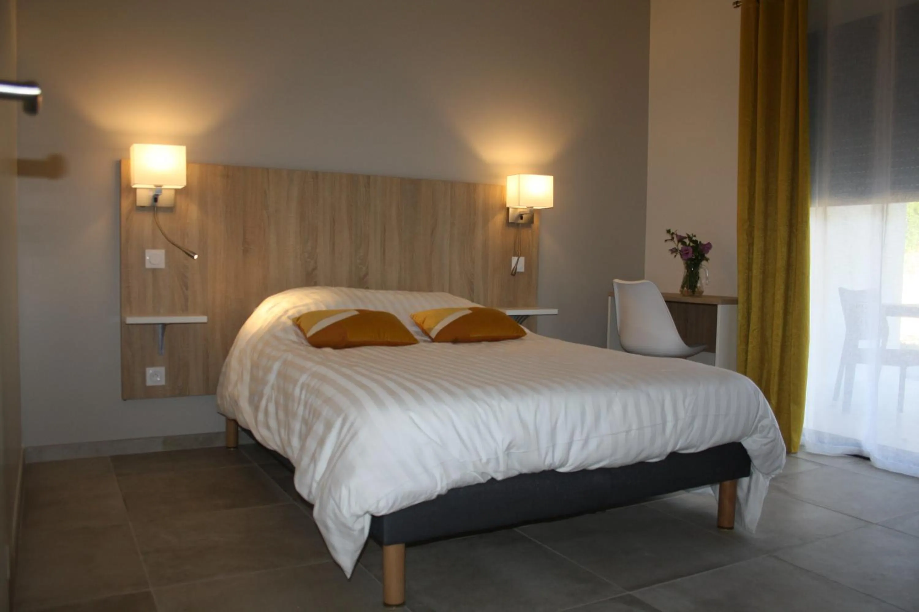 Photo of the whole room, Bed in Le Logis de Bérianne
