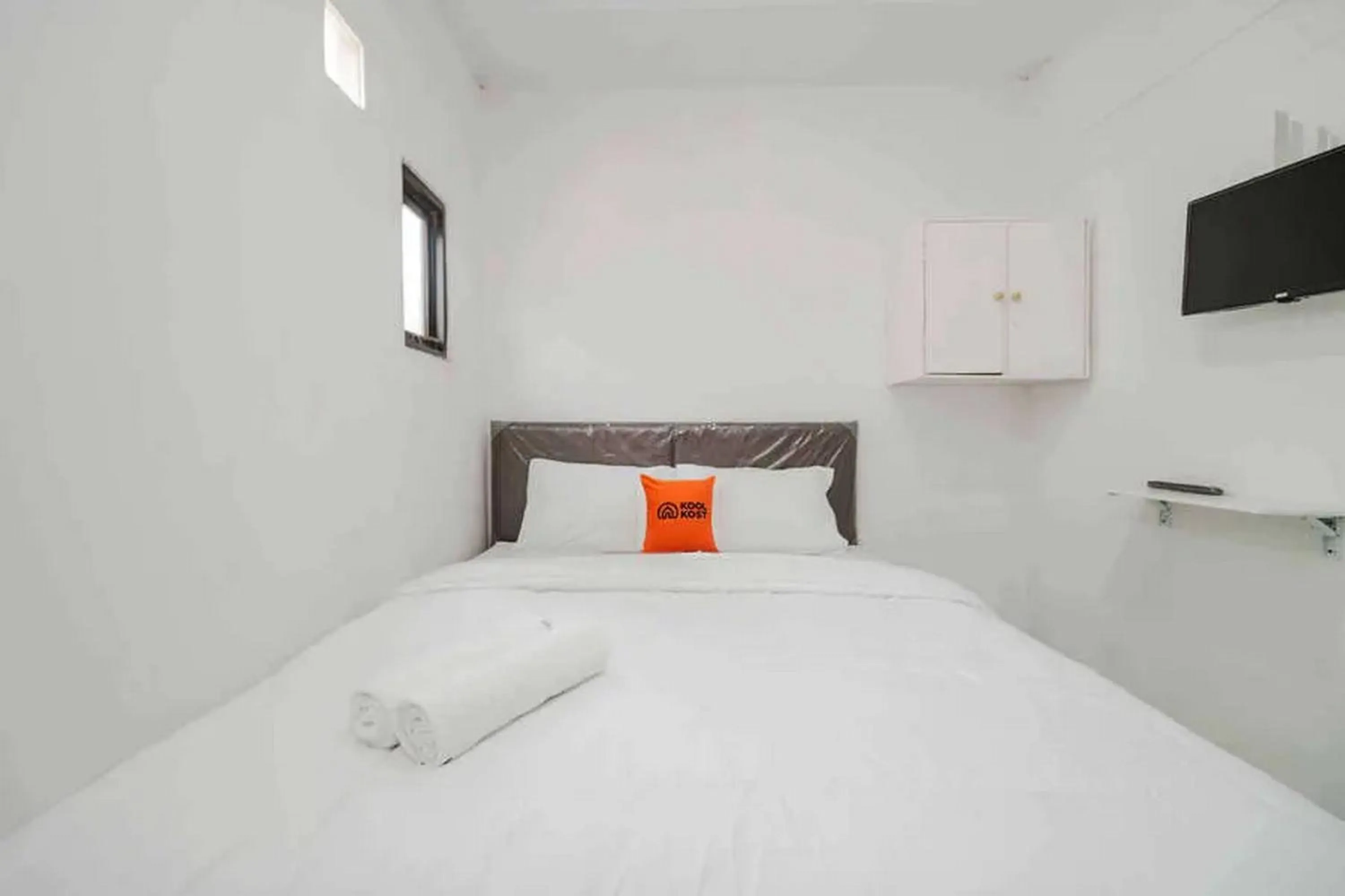 Bedroom, Bed in KoolKost Syariah near Bintaro Jaya Xchange