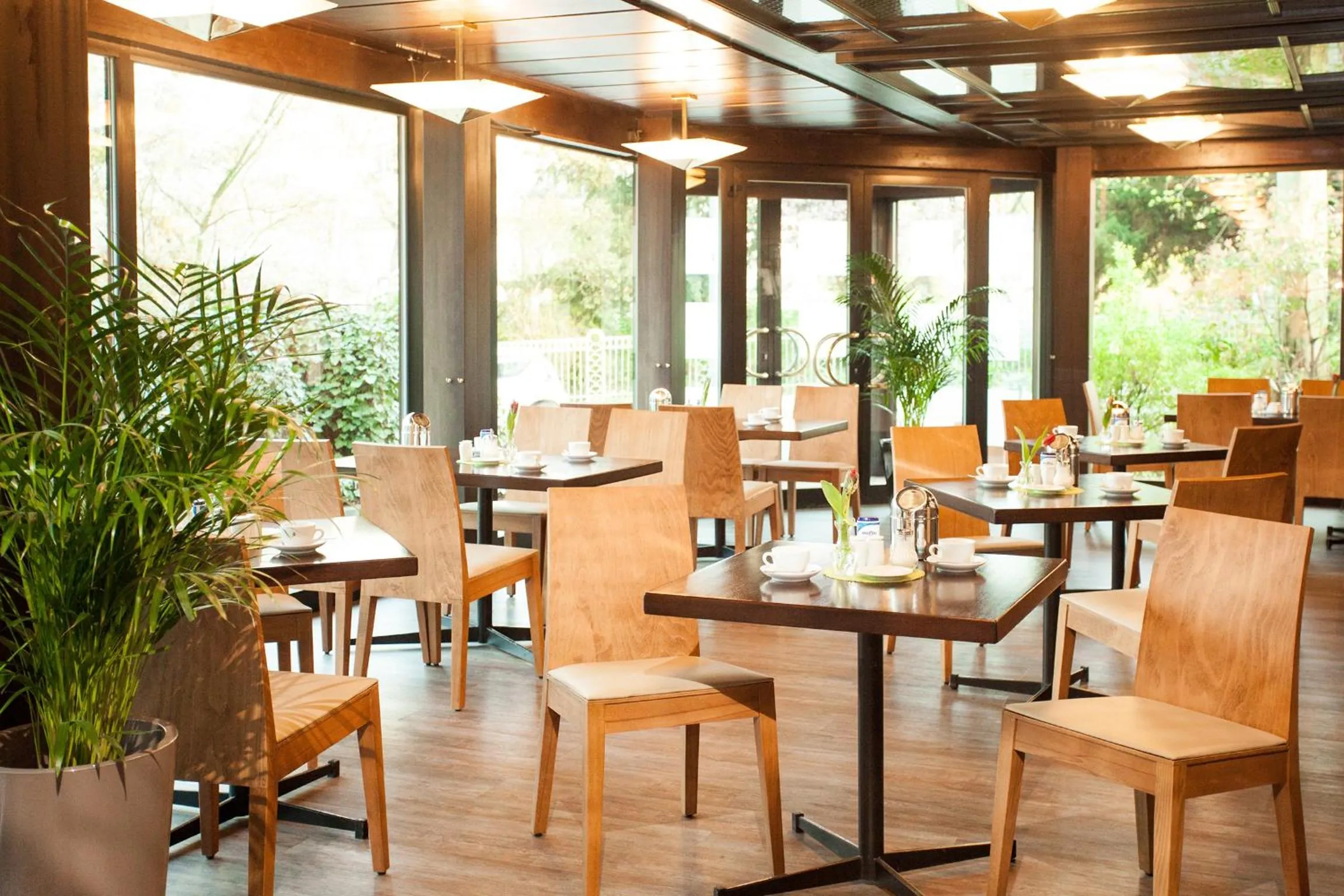 Restaurant/places to eat in Trip Inn Klee am Park Wiesbaden