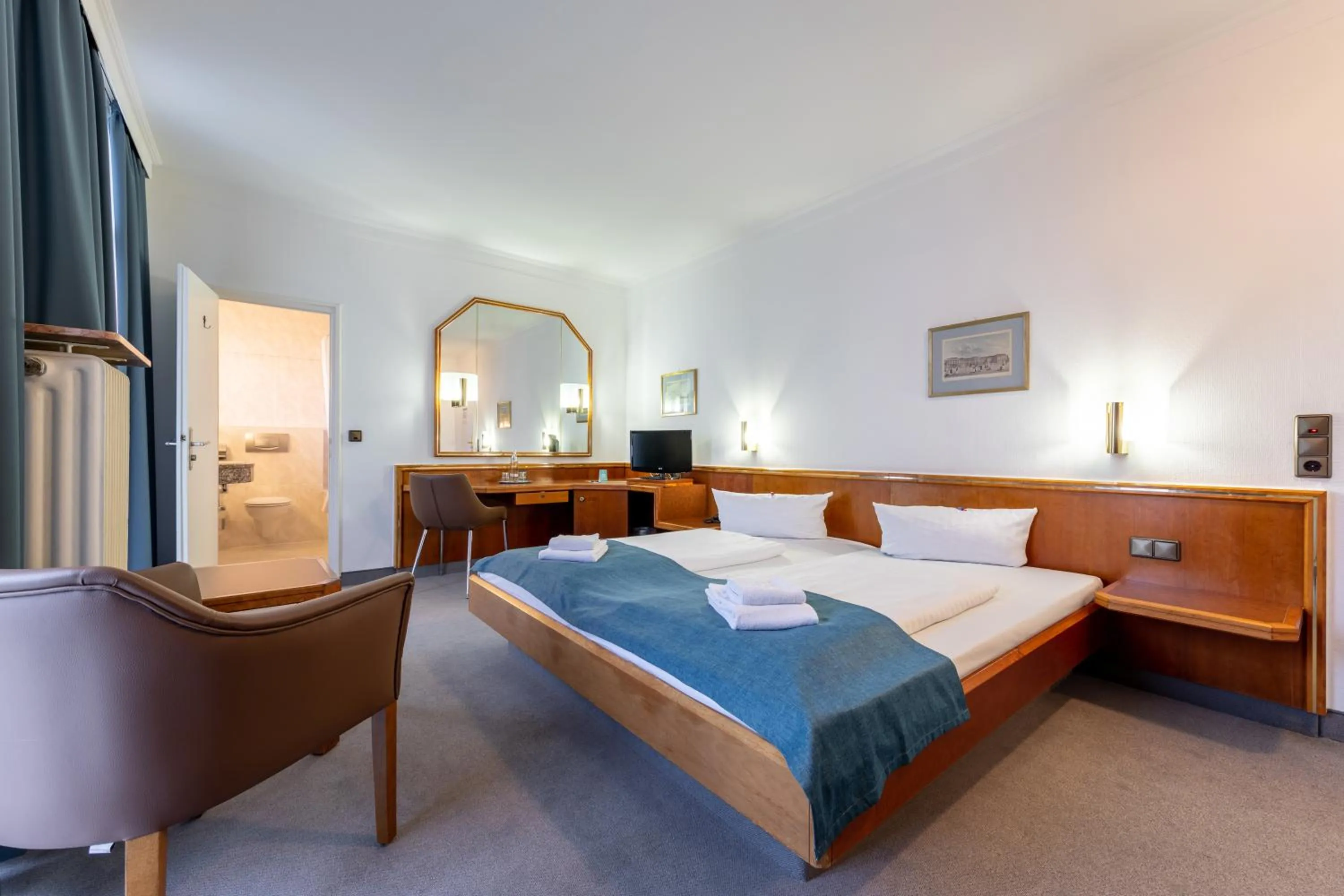 Bedroom, Bed in Trip Inn Klee am Park Wiesbaden